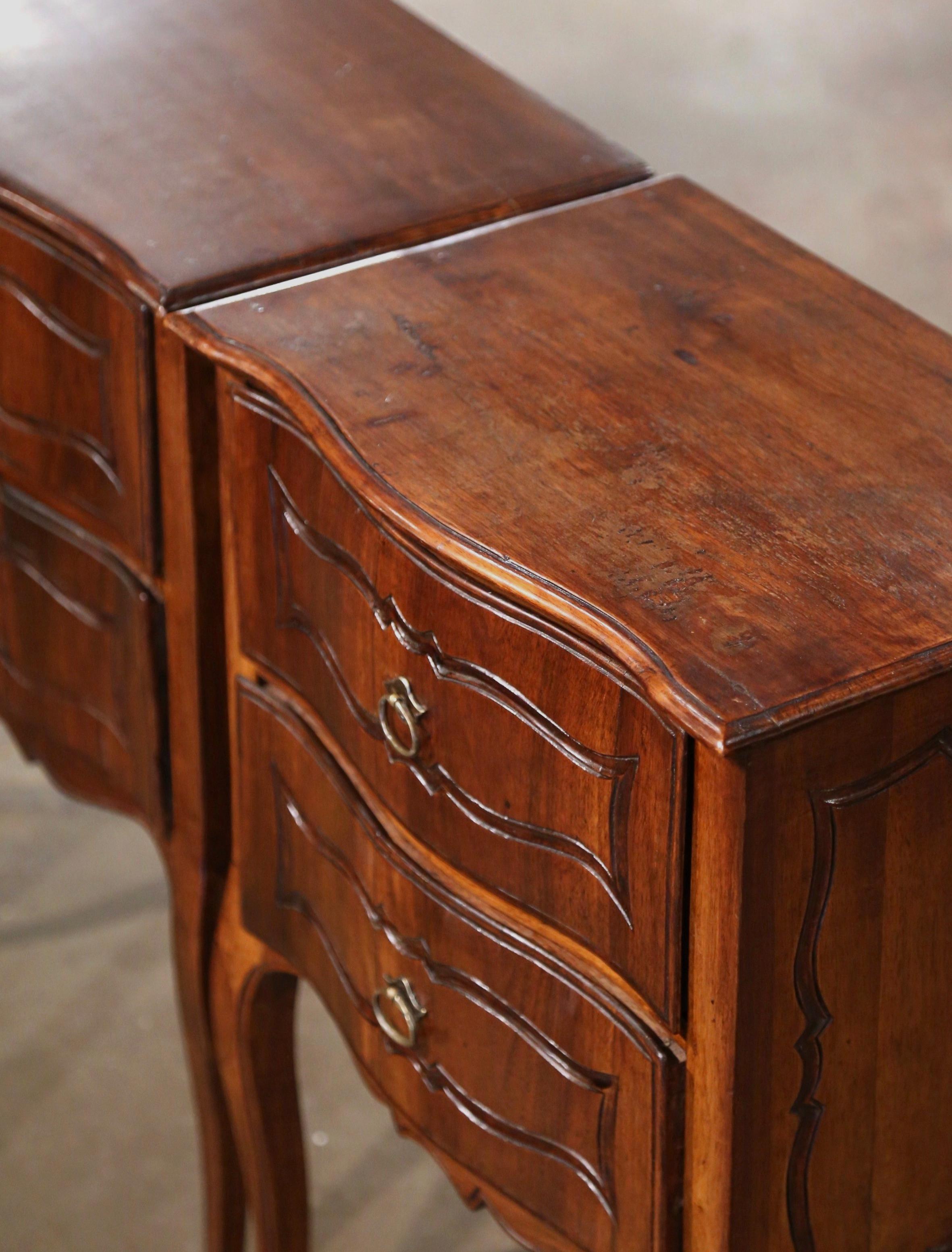 Pair of Early 20th Century Louis XV Carved Walnut Bombe Two-Drawer Nightstands 1