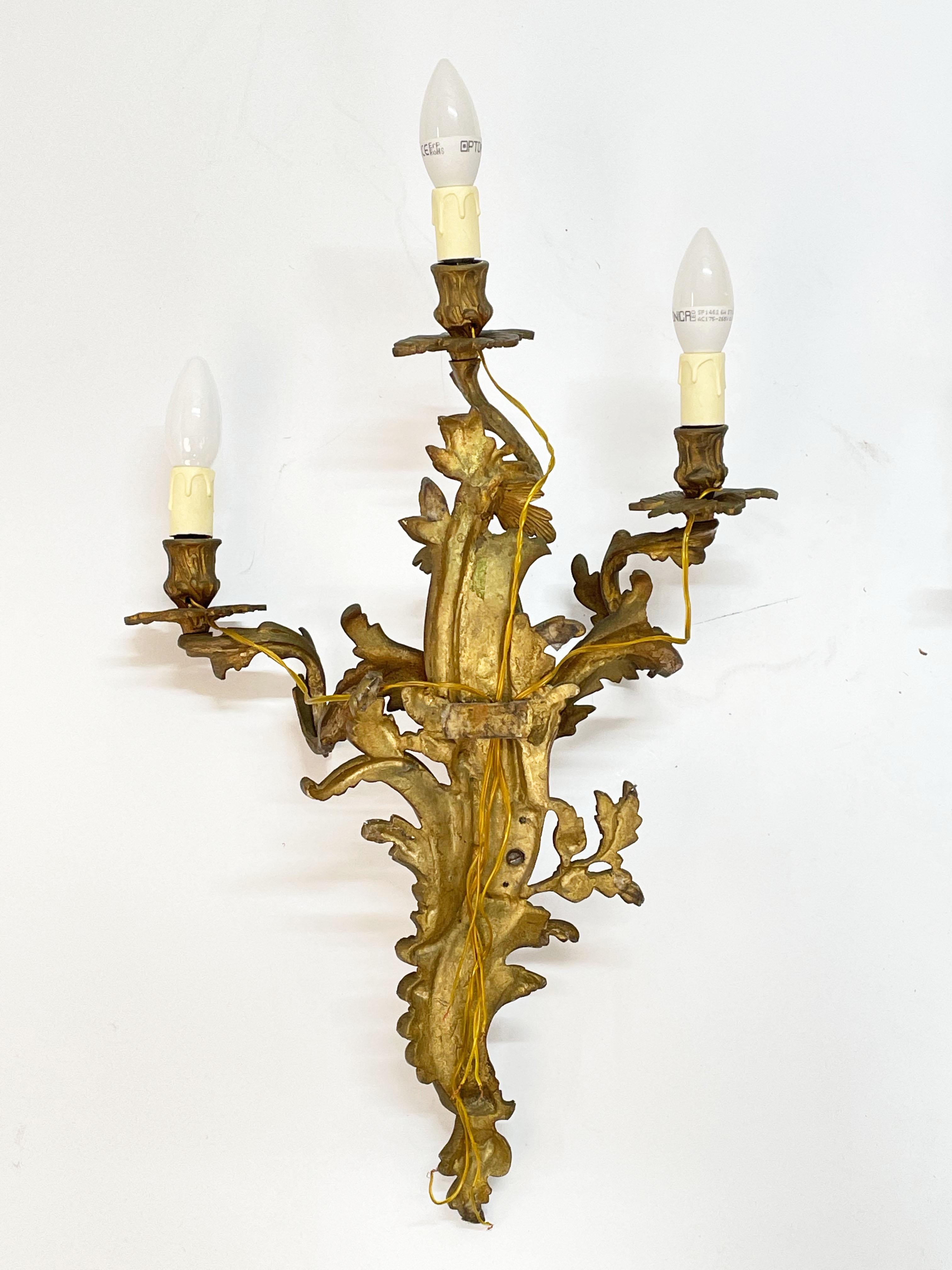 Pair of Early 20th Century Louis XV Gilded Bronze and Brass French Sconces 8