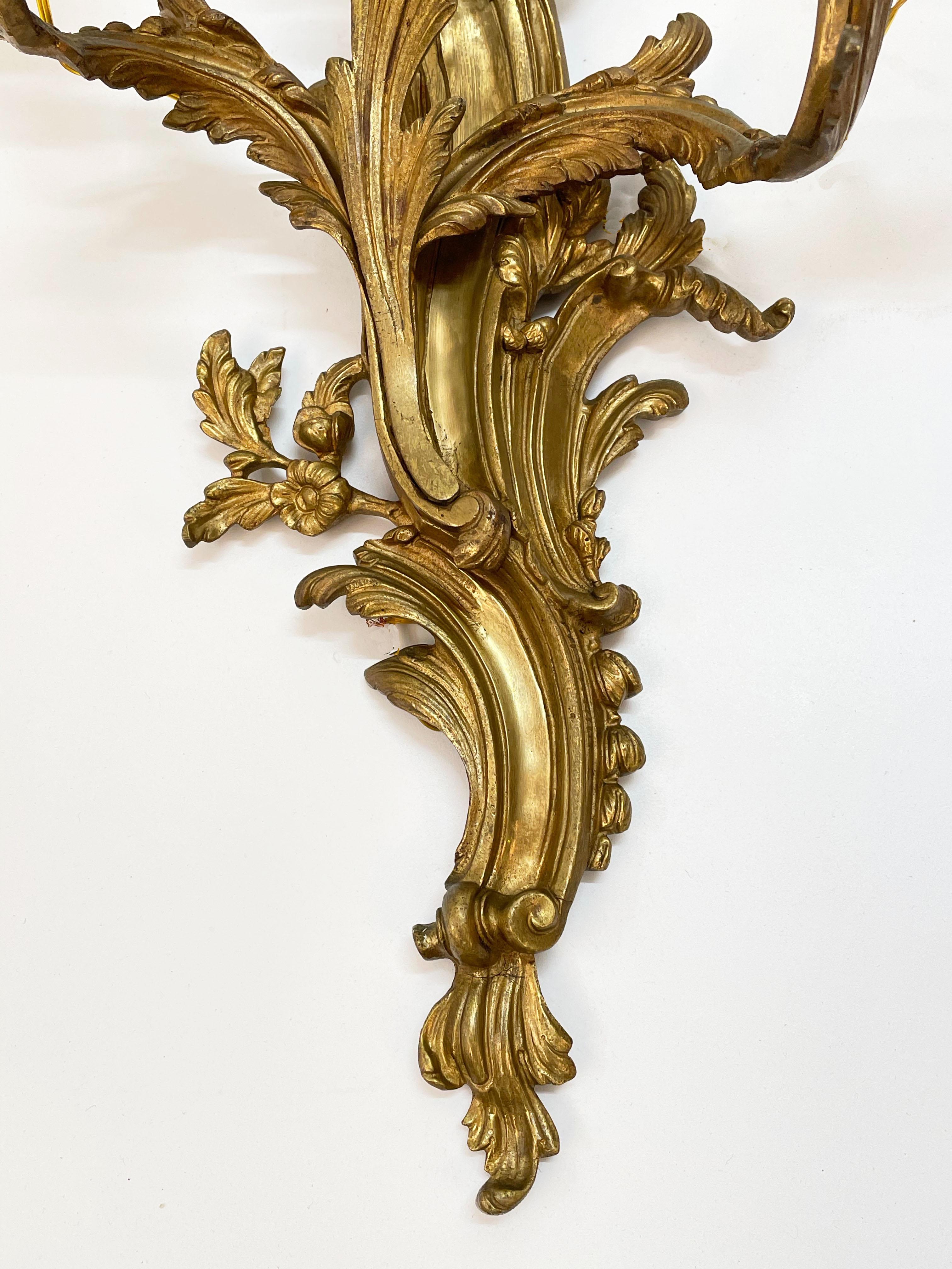 Pair of Early 20th Century Louis XV Gilded Bronze and Brass French Sconces 12