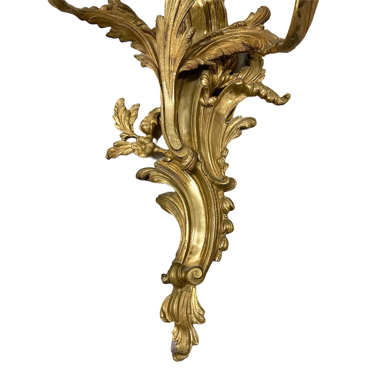Pair of Early 20th Century Louis XV Gilded Bronze and Brass French Sconces 13