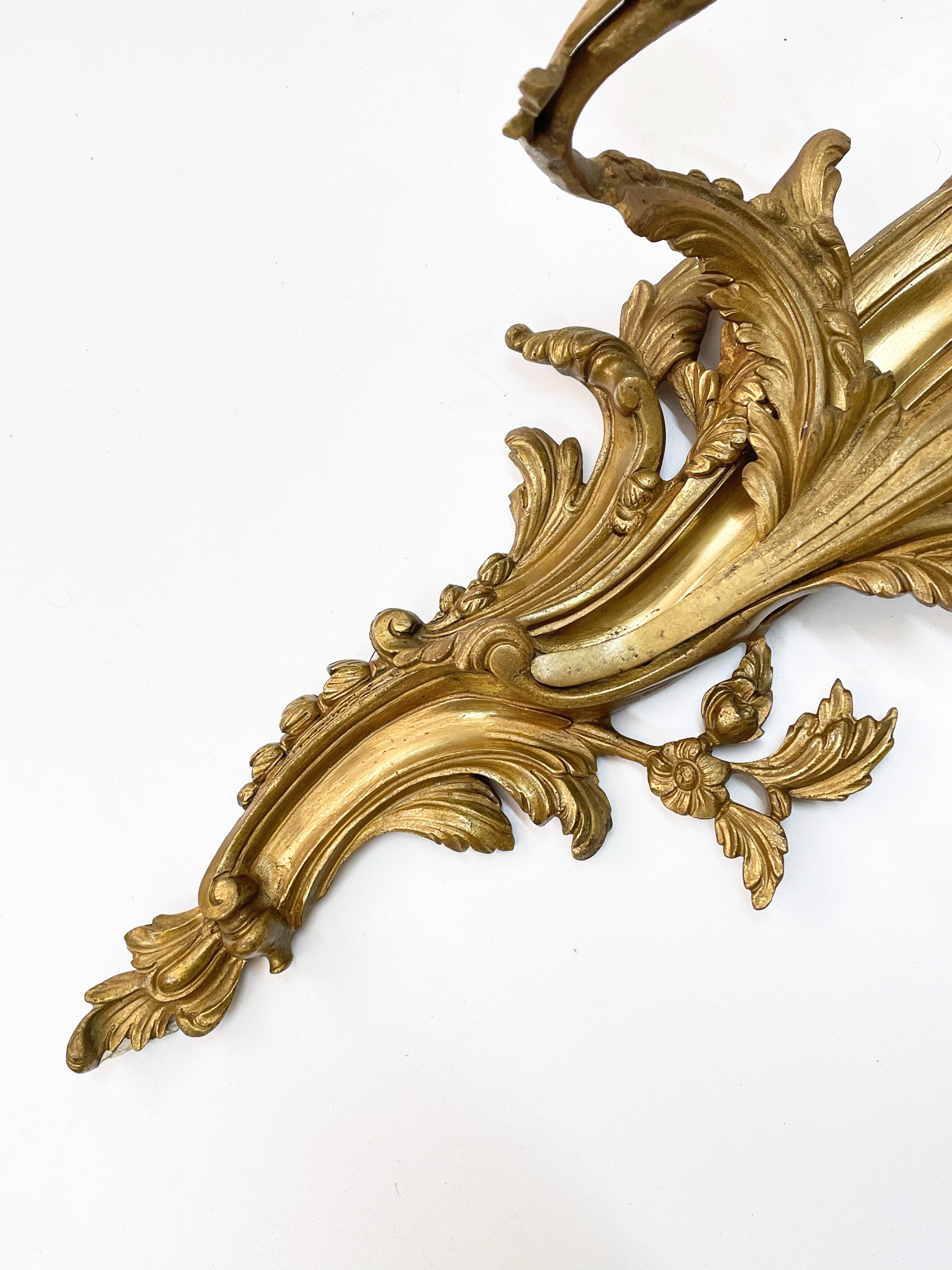 Pair of Early 20th Century Louis XV Gilded Bronze and Brass French Sconces 16