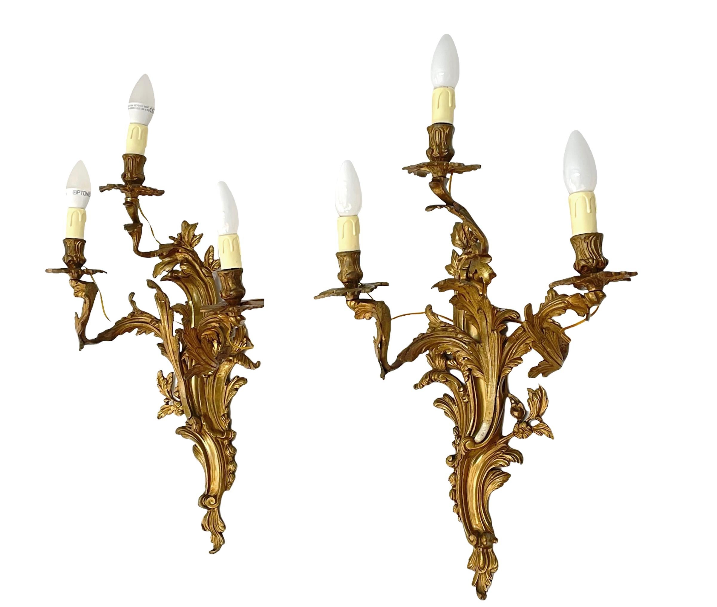 Pair of Early 20th Century Louis XV Gilded Bronze and Brass French Sconces 1