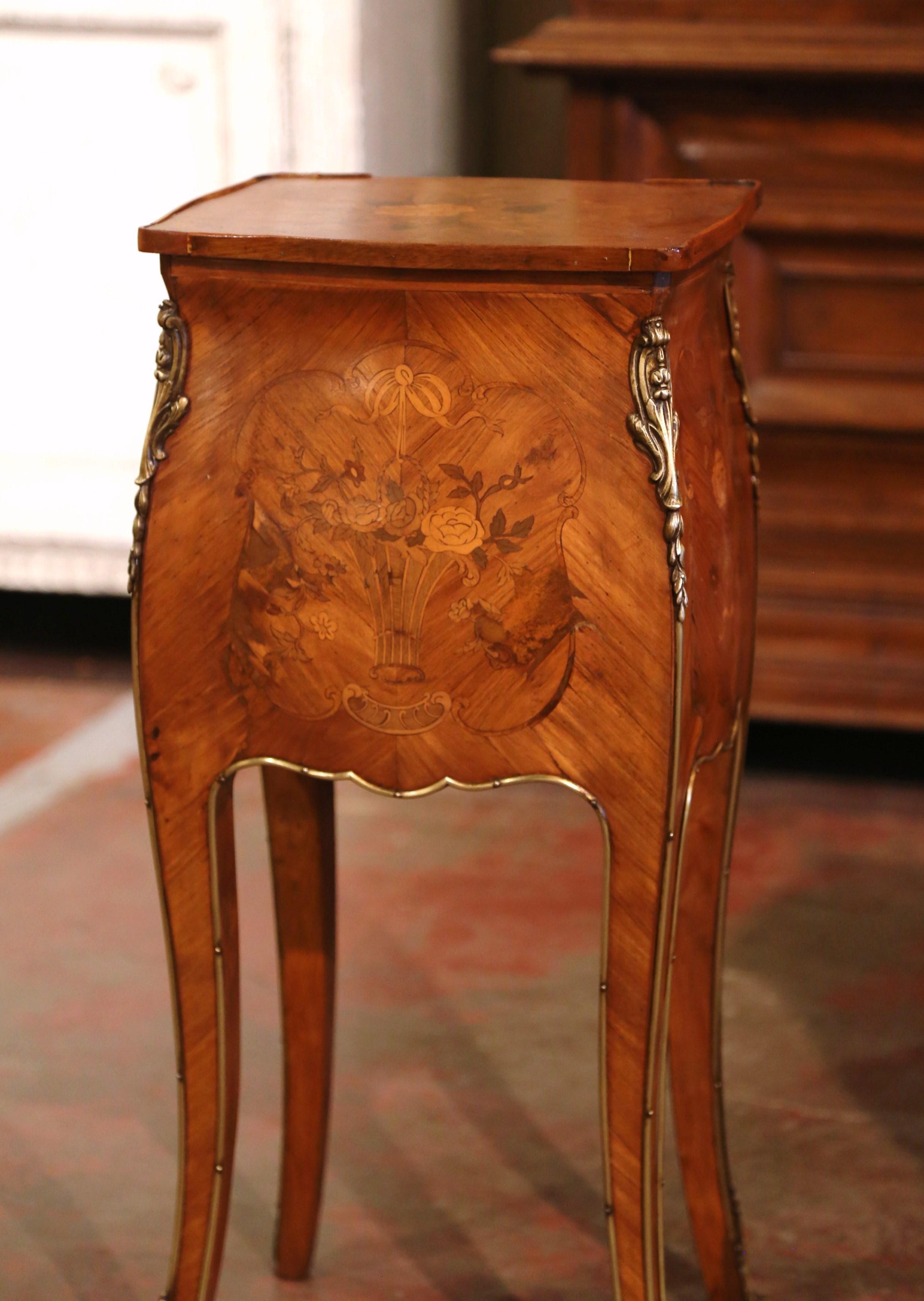 Pair of Early 20th Century Louis XV Marquetry and Bronze Bedside Nightstands  7