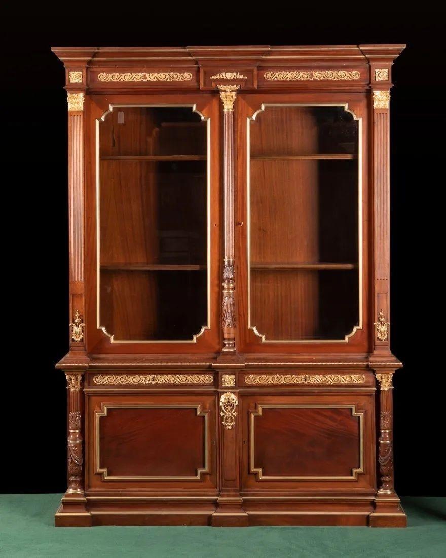 Pair of Early 20th Century Mahogany Russian Bibliotheques In Good Condition For Sale In Los Angeles, CA