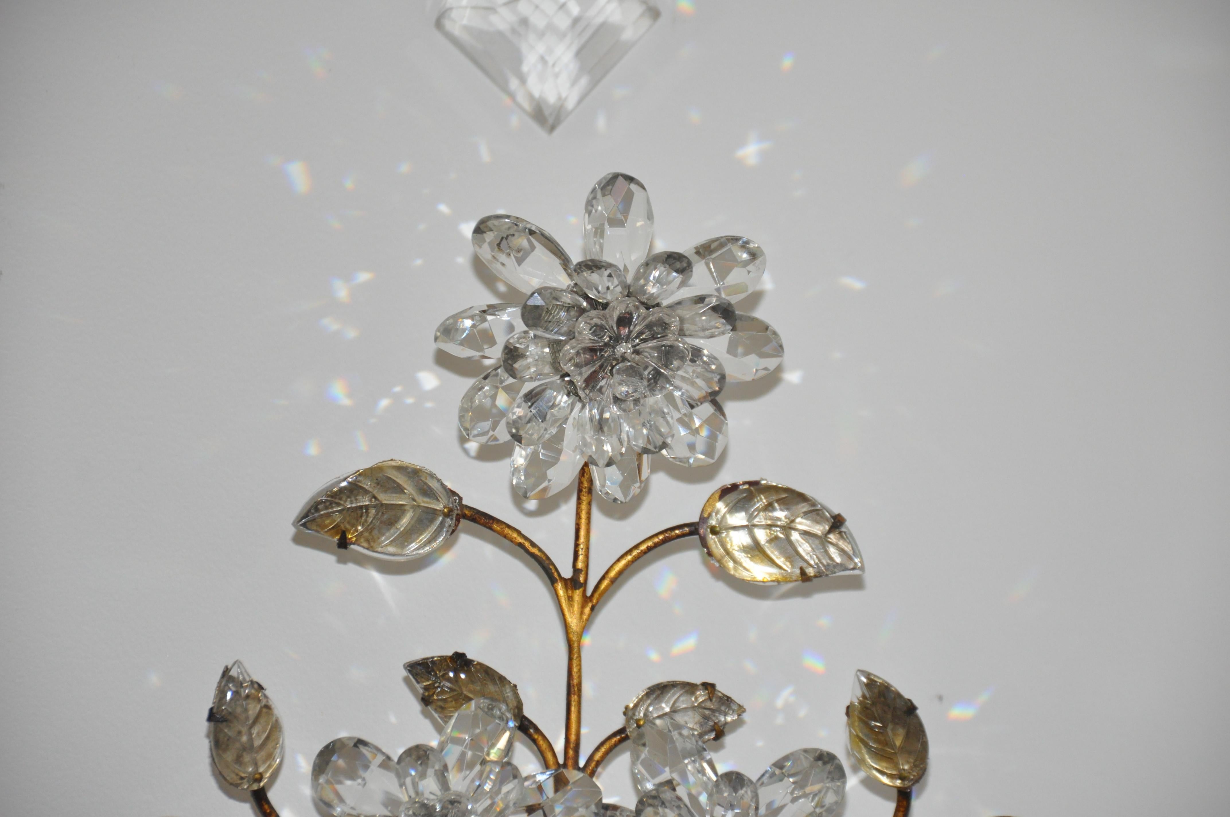 Français Paire d'appliques en bronze et cristal de la Maison Bagues du début du XXe siècle en vente