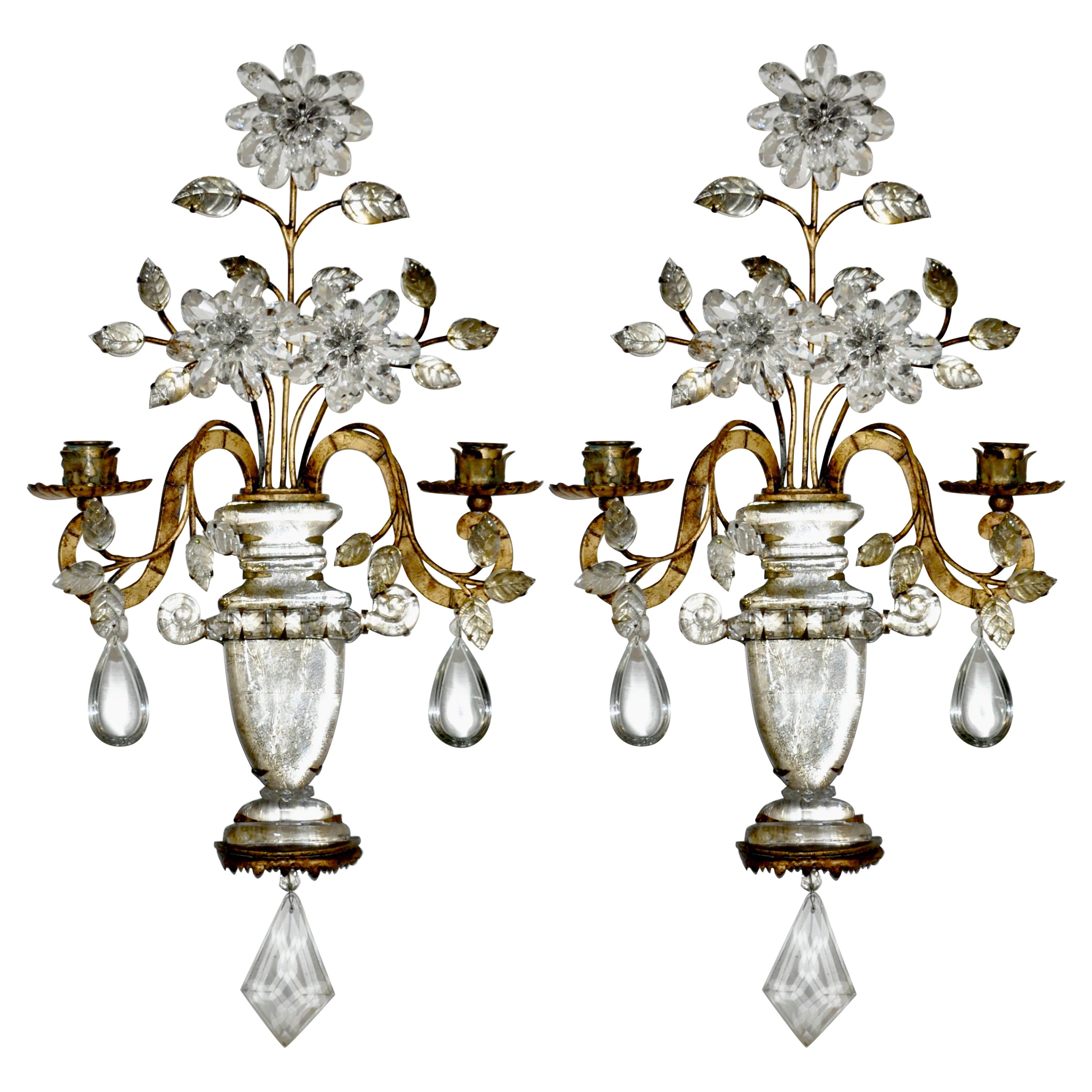Pareja de candelabros de bronce y cristal Maison Bagues de principios del siglo XX