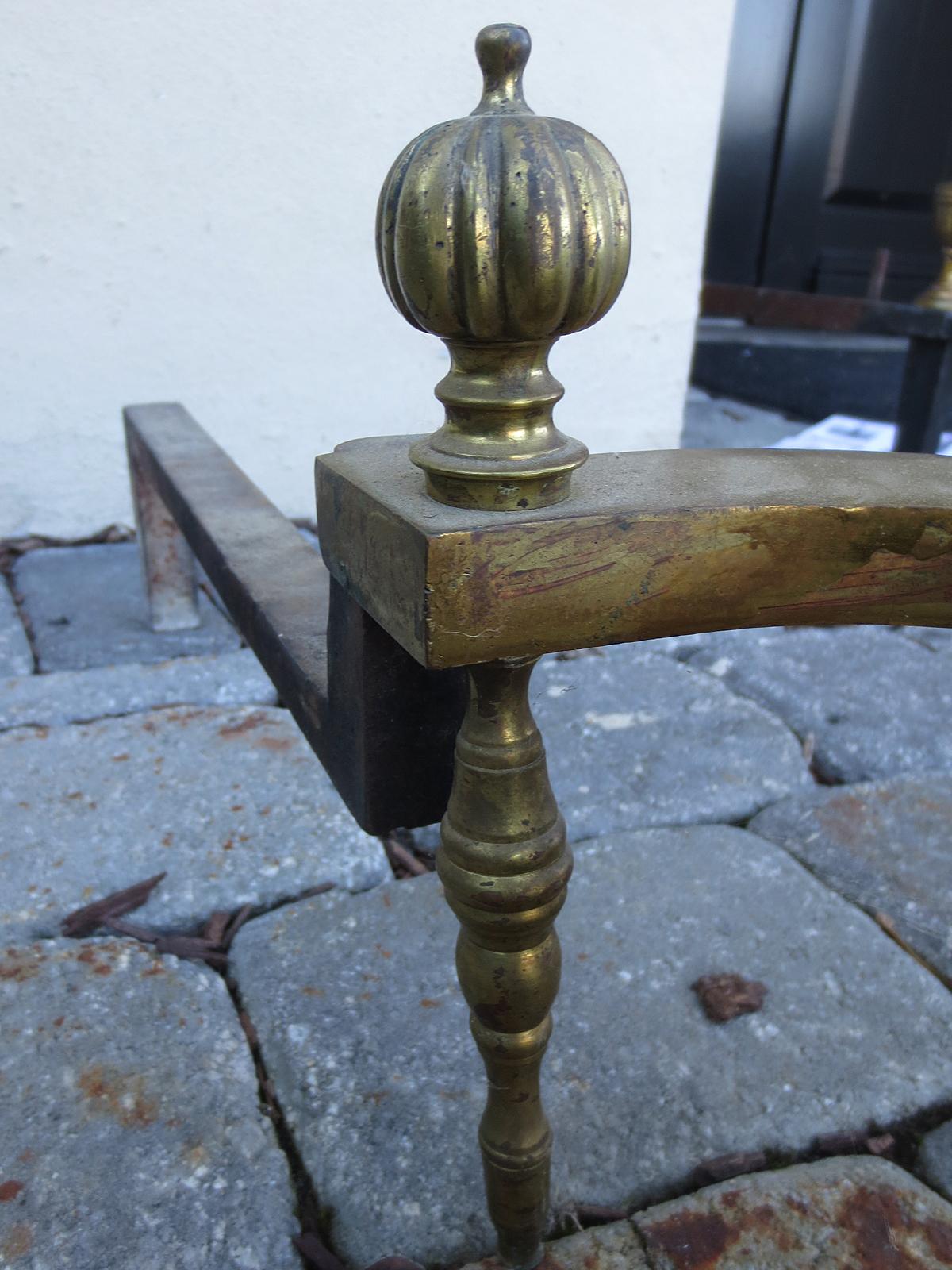Pair of Early 20th Century Neoclassical Brass Andirons with Flame Finials In Good Condition For Sale In Atlanta, GA