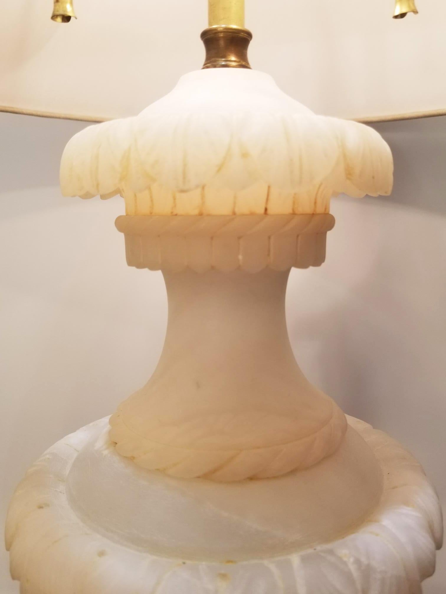Pair of Early 20th Century Neoclassical Carved Alabaster Lamps 3