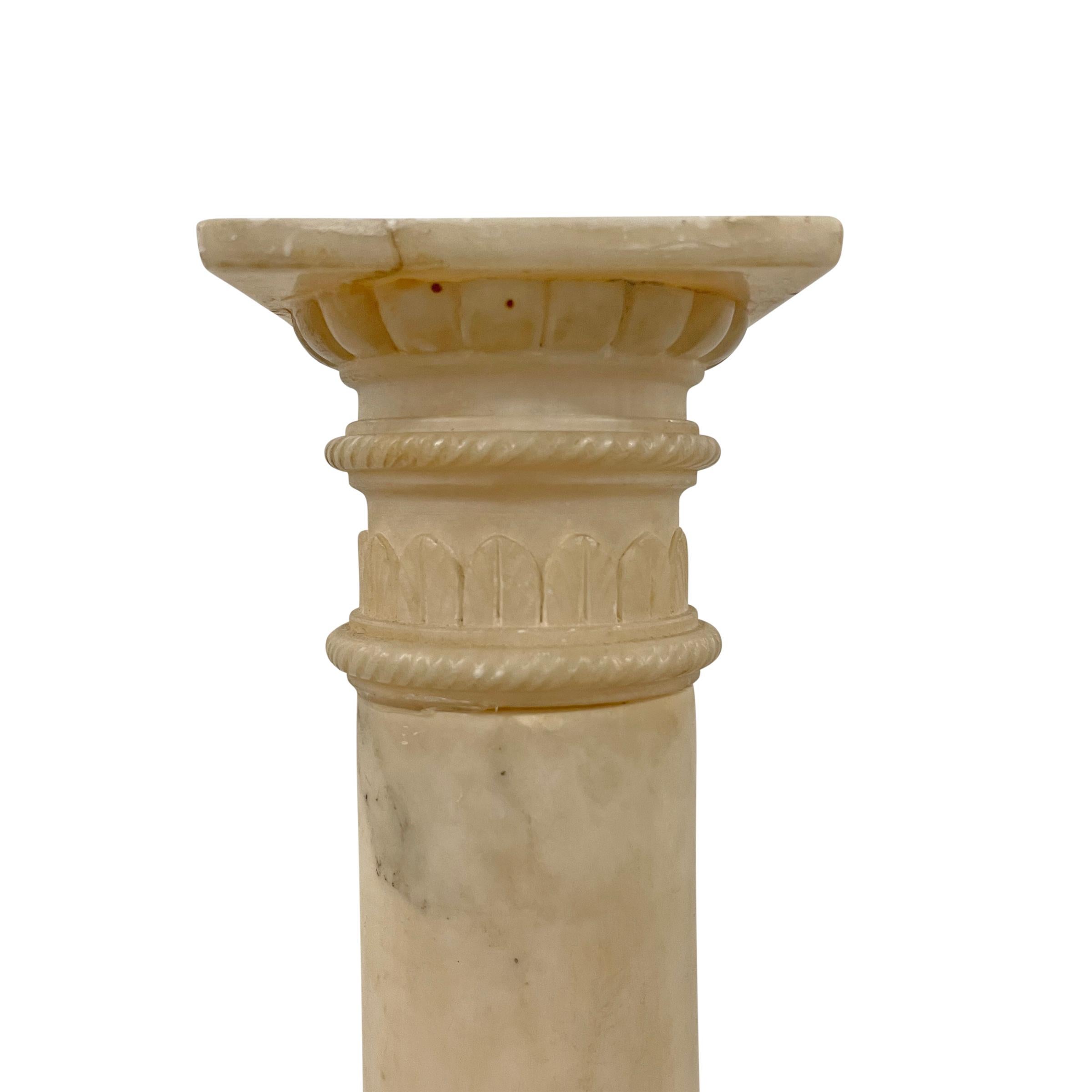 Pair of Early 20th Century Neoclassical Columns In Good Condition In Chicago, IL