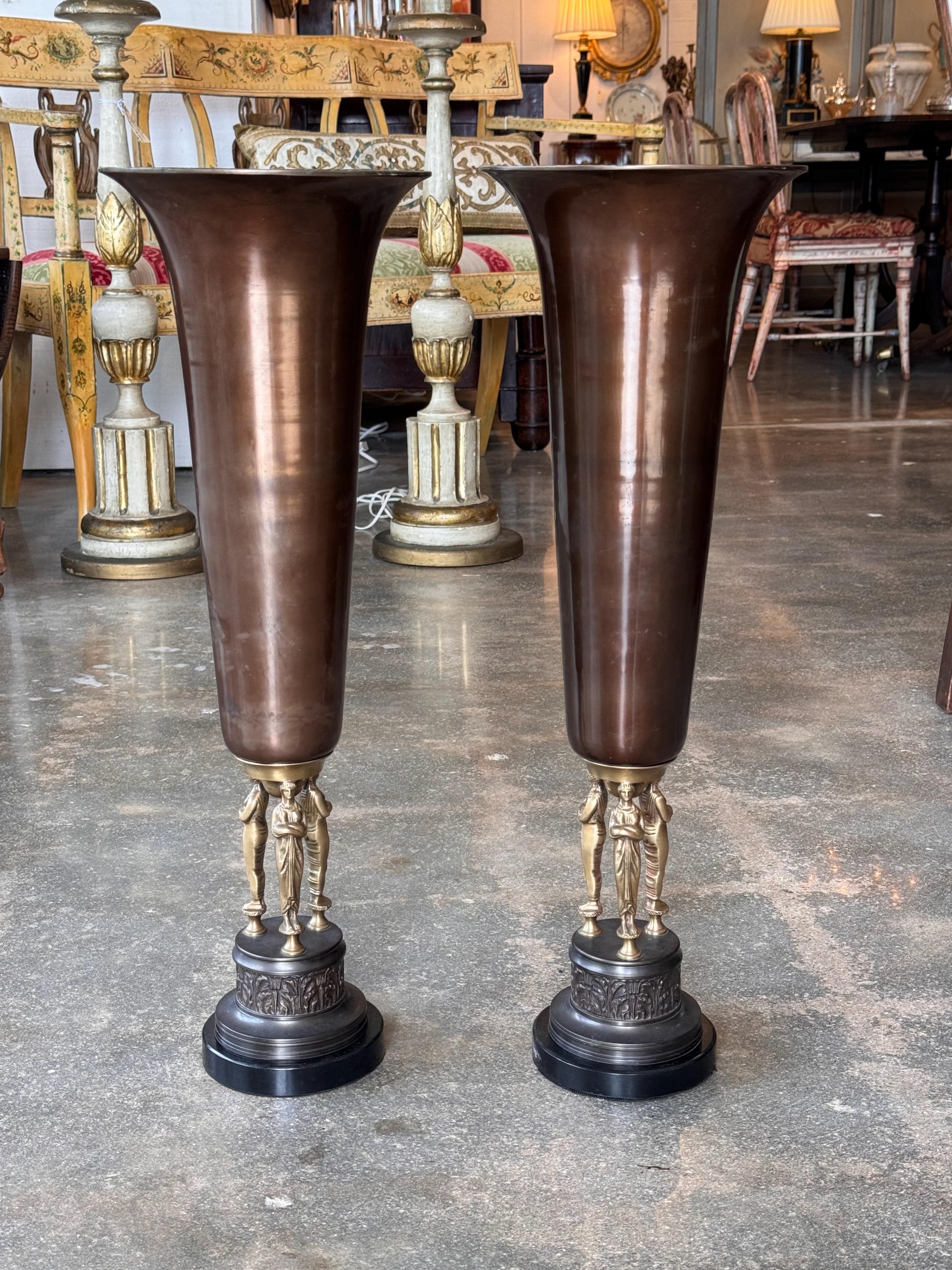 Pair of Early 20th Century Neoclassical Vases In Good Condition For Sale In Charlottesville, VA