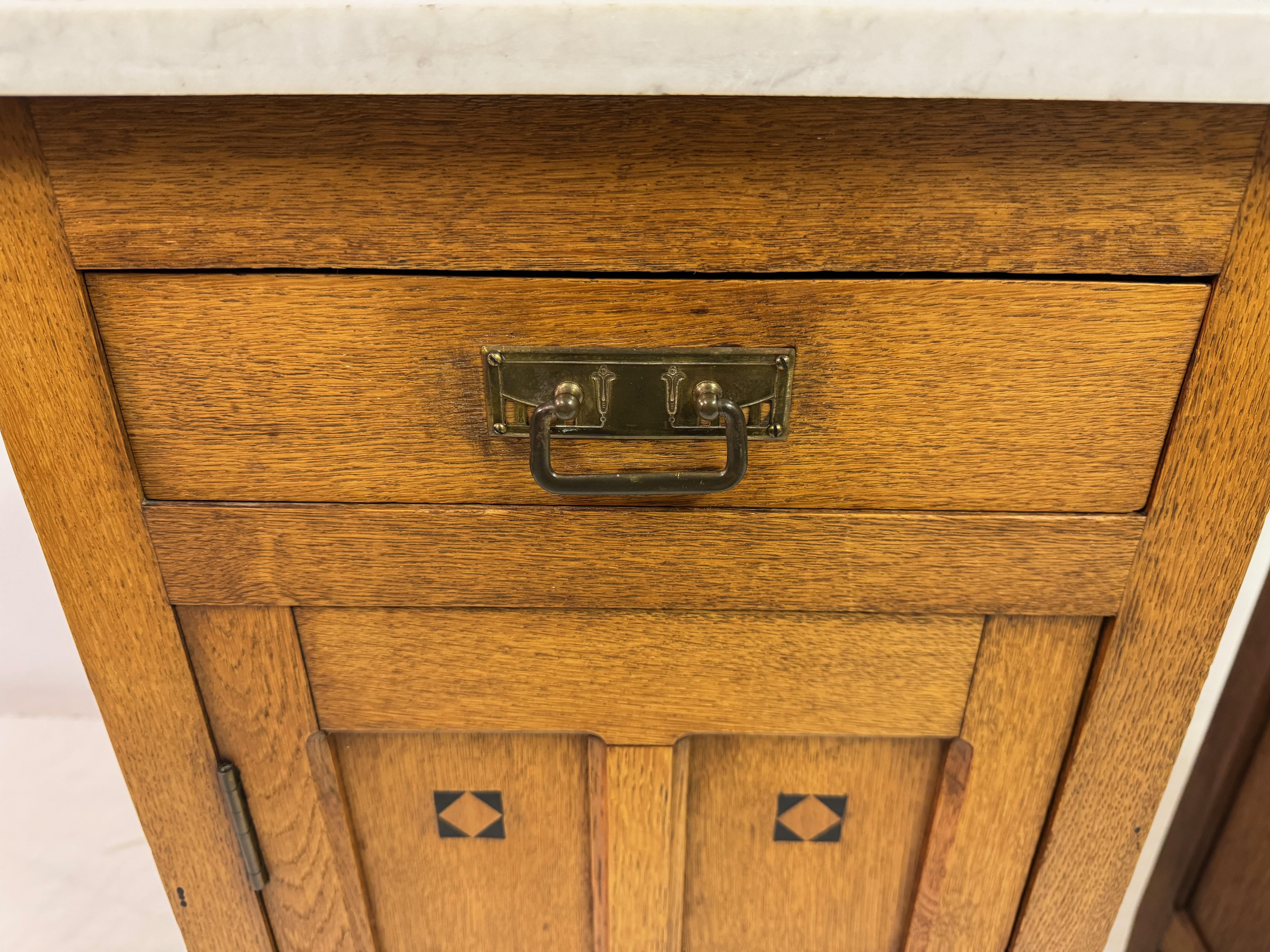 Dutch Pair of Early 20th Century Oak Bedside Cabinets with Marble Tops For Sale