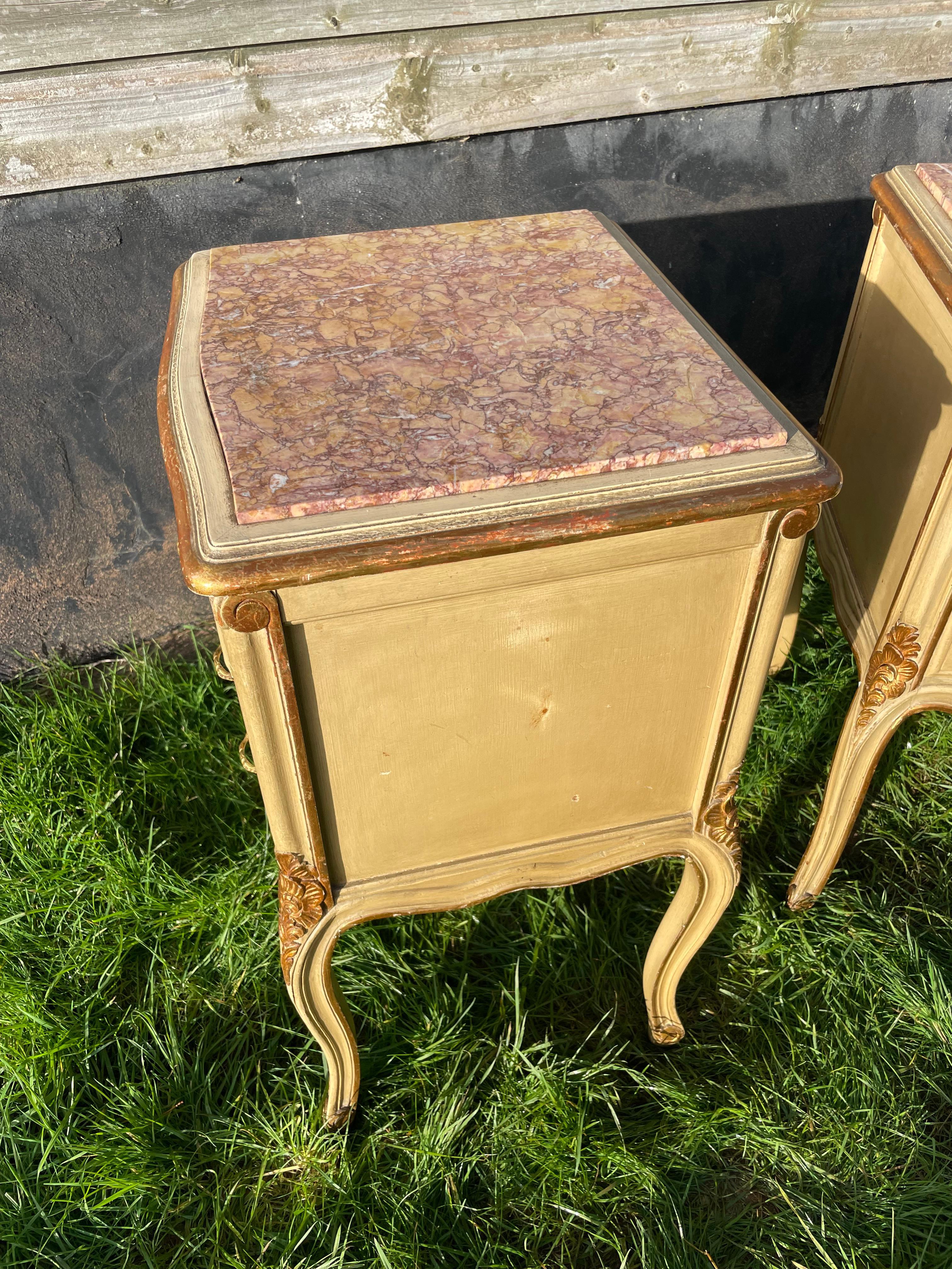 Pair of early 20th century painted and gilded bedside cabinets For Sale 4