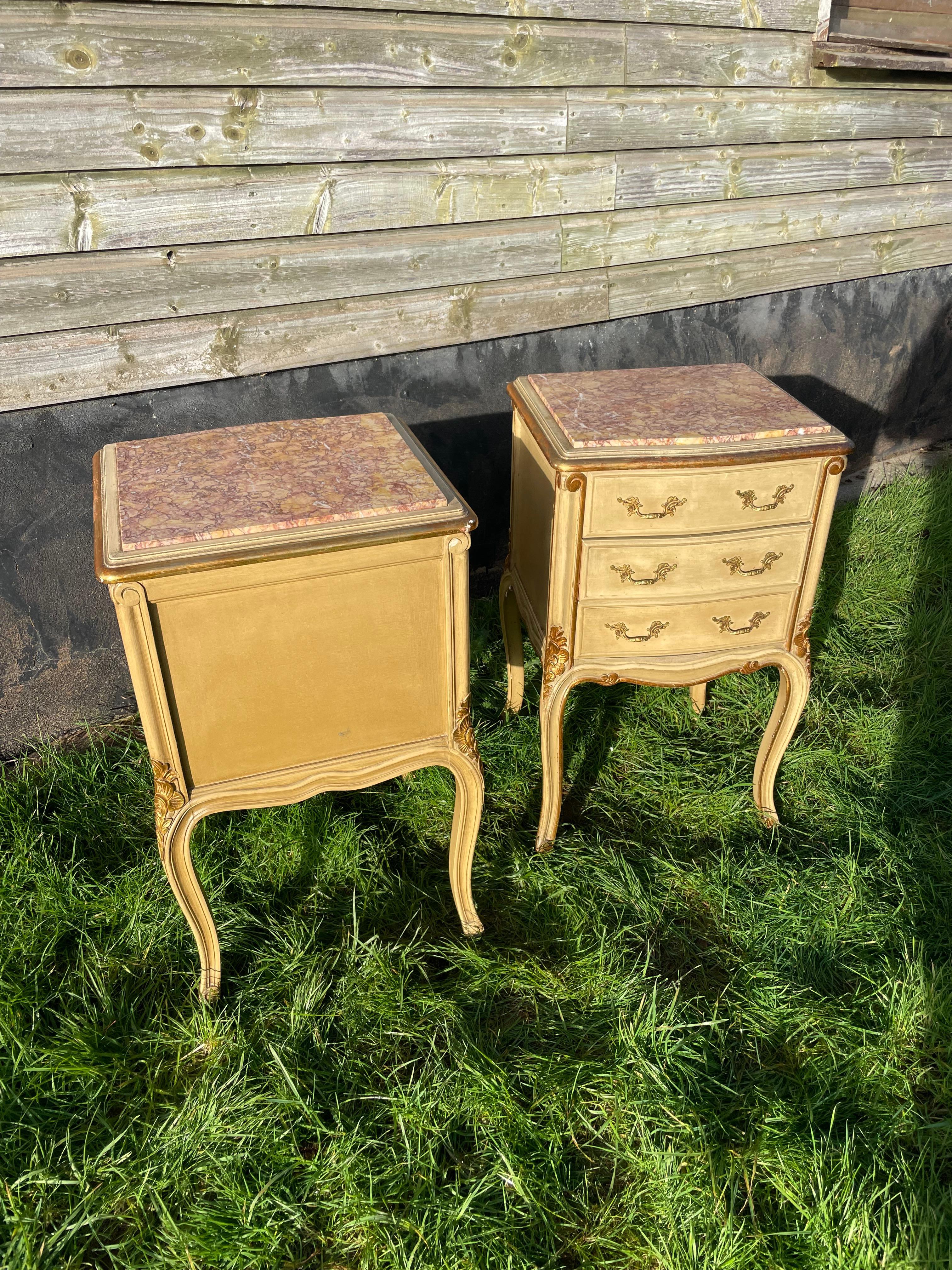 Pair of early 20th century painted and gilded bedside cabinets For Sale 3
