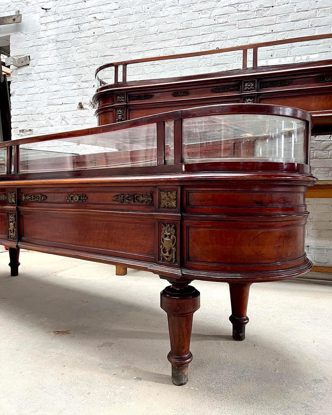 Pair of Early 20th Century Palermitan Display Cabinets For Sale 9
