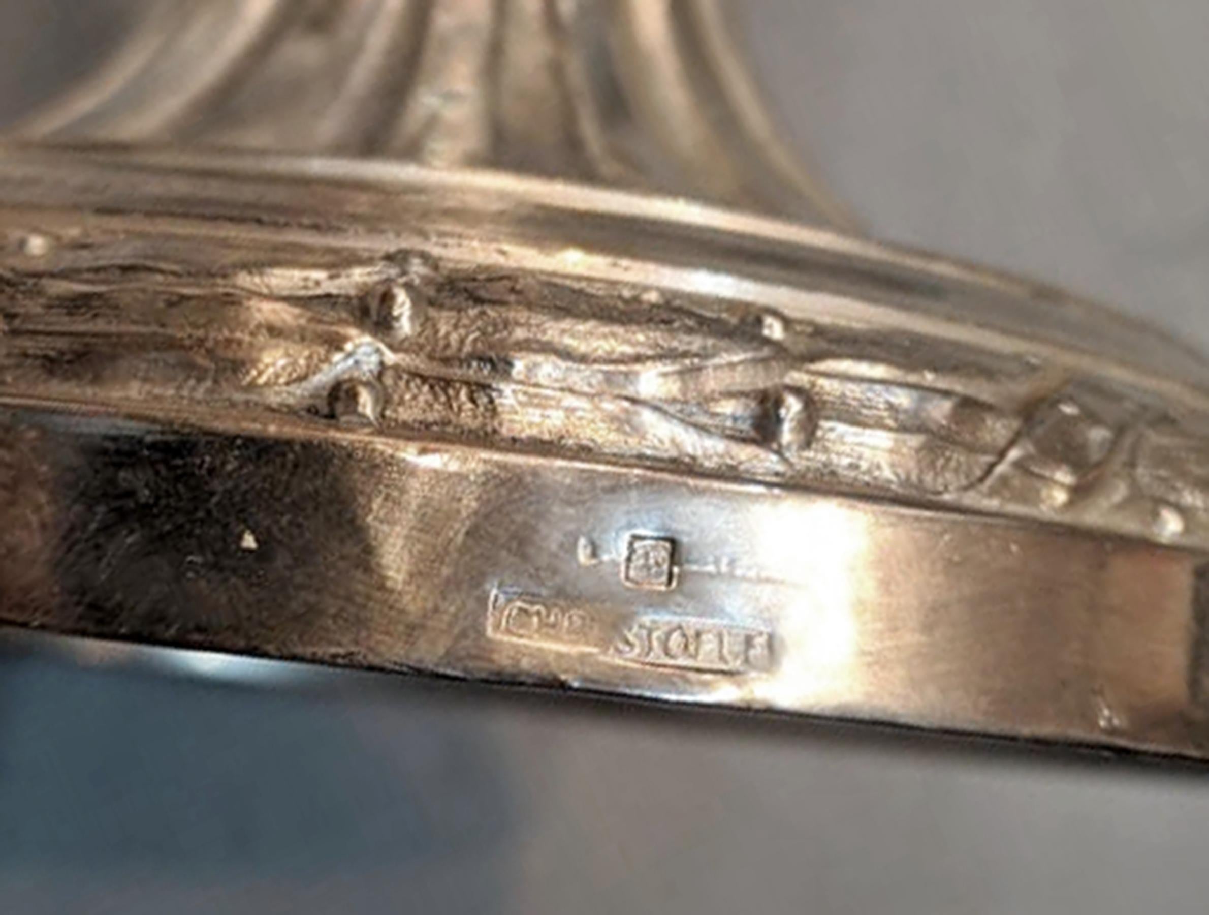 Metallo Coppia di candelabri a 3 bracci placcati dei primi del Novecento provenienti dalla Francia di Christofle in vendita