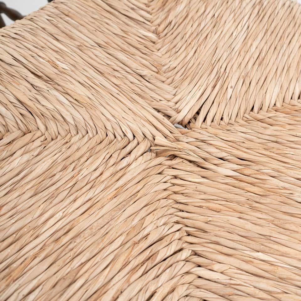 Paire de fauteuils rustiques populaires en bois et rotin du début du 20e siècle en vente 8