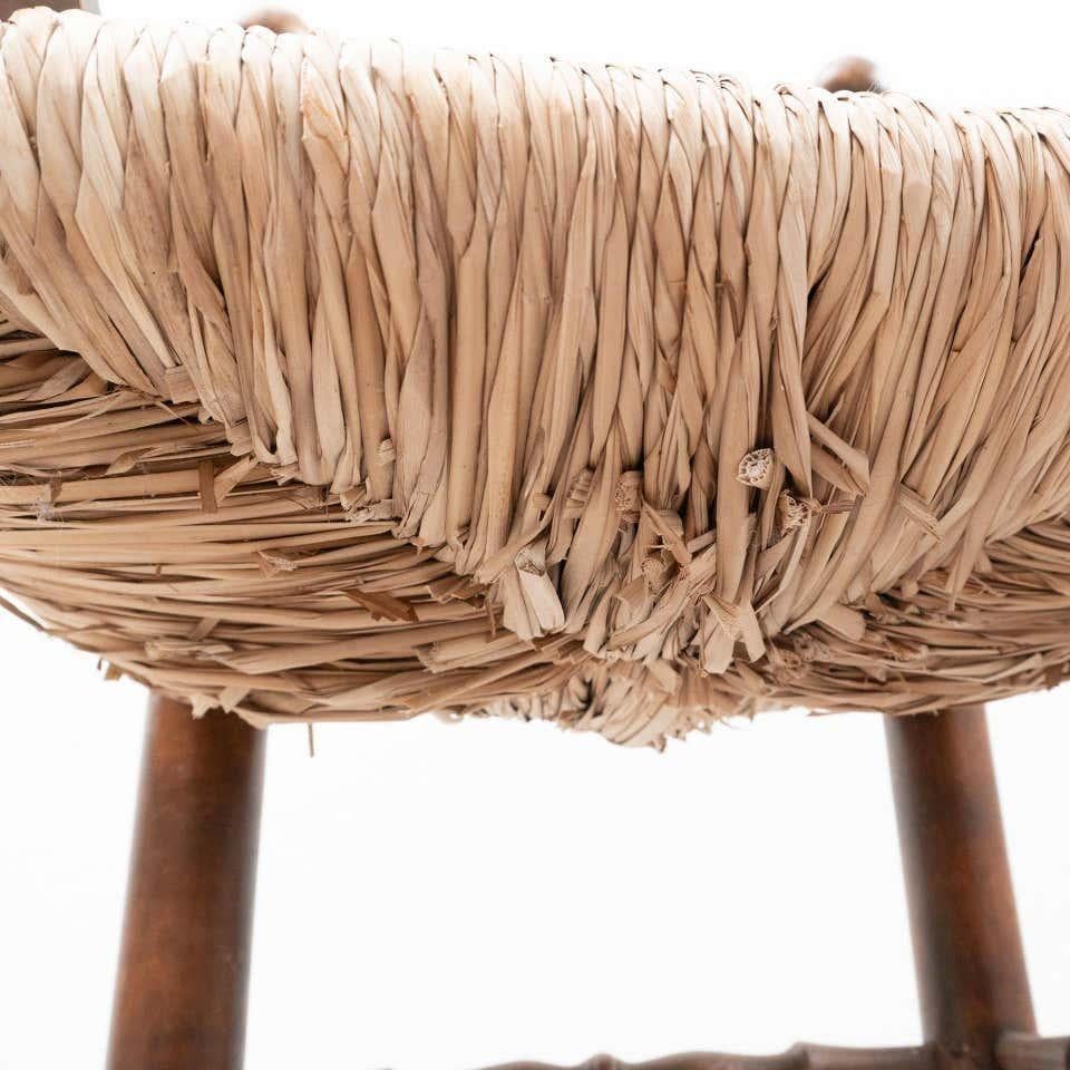 Paire de fauteuils rustiques populaires en bois et rotin du début du 20e siècle en vente 9