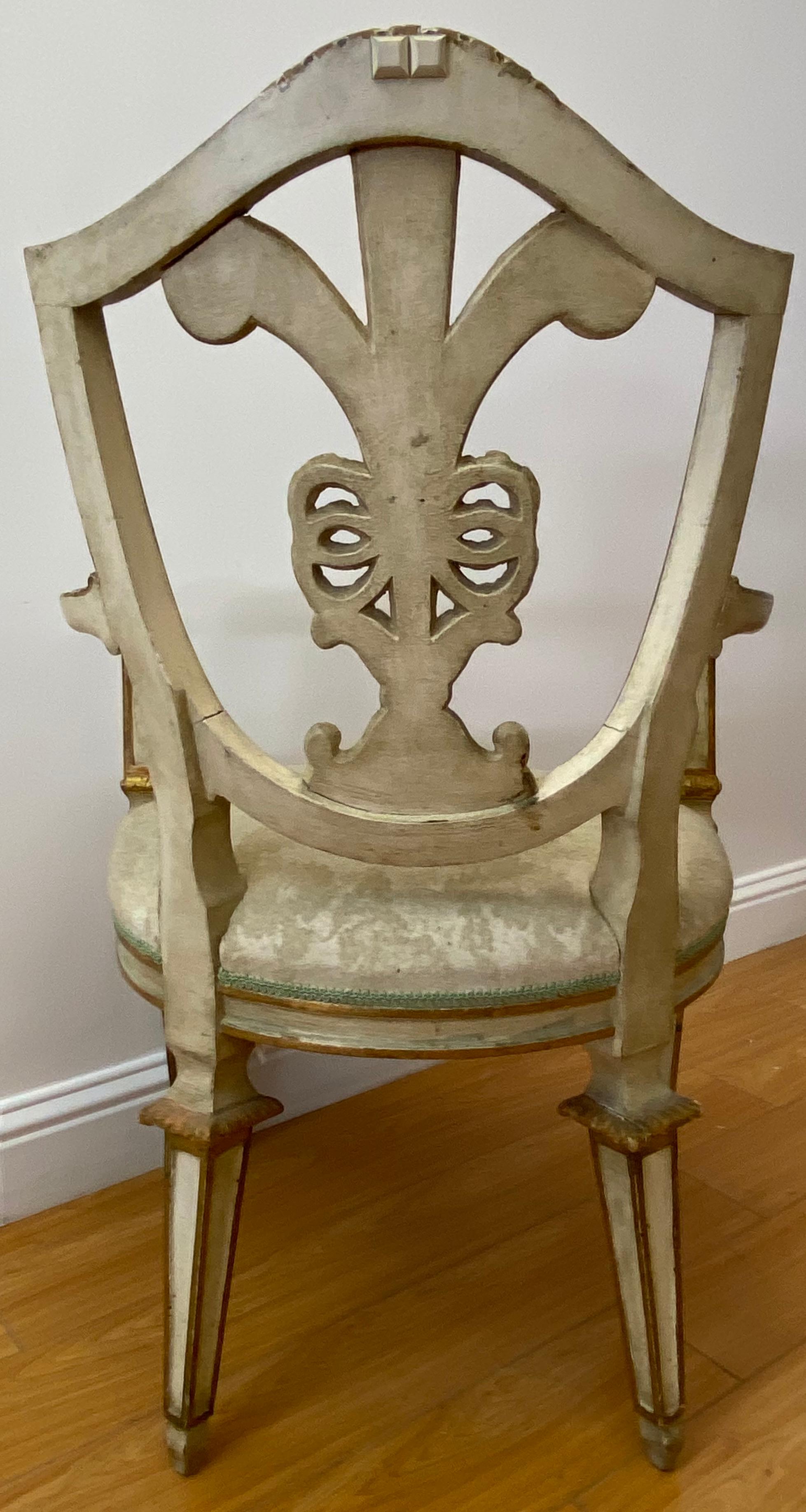 Pair of Early 20th Century Prince of Wales Style Arm Chairs For Sale 3