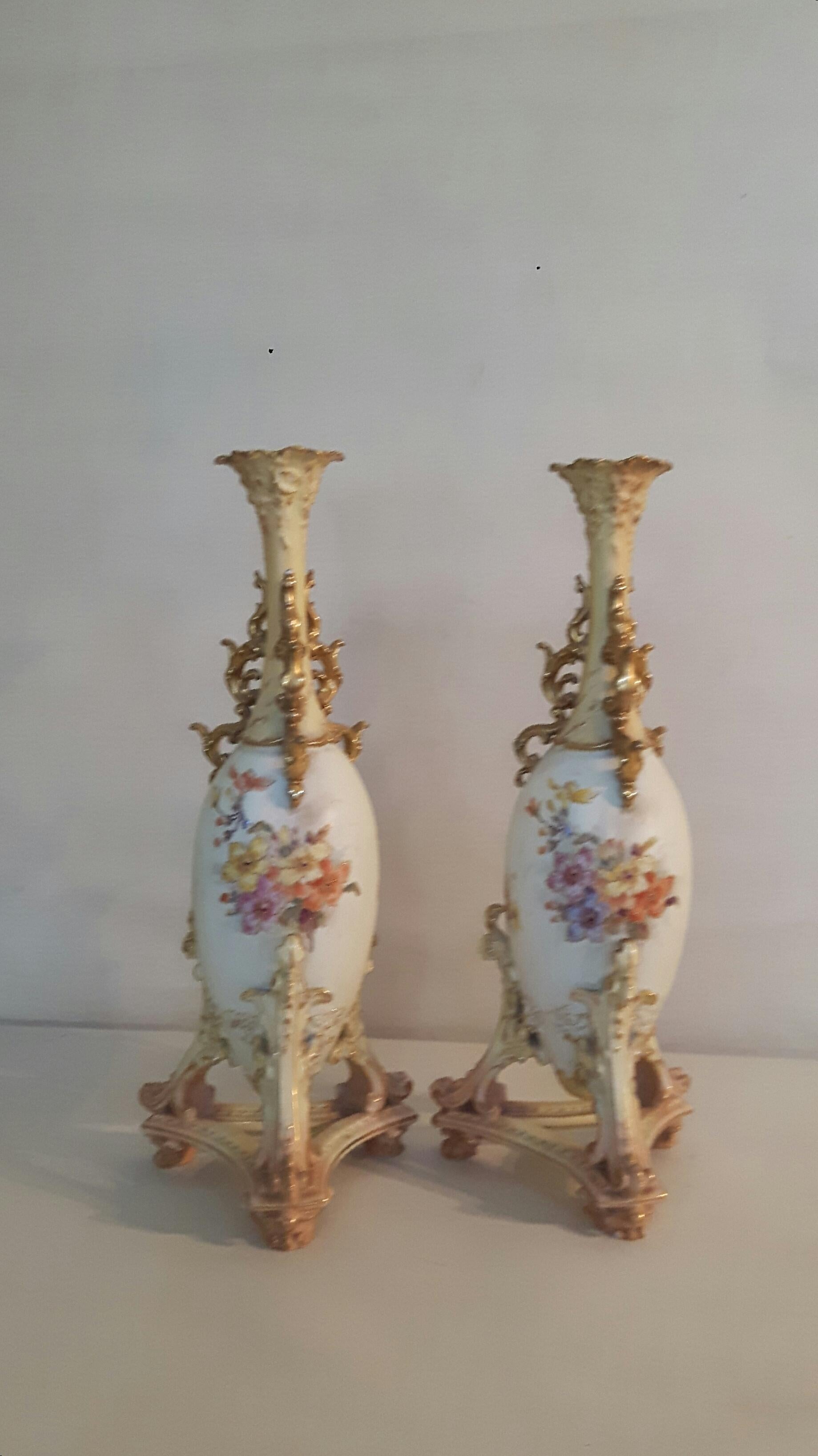 Neoclassical Pair of Early 20th Century Rudolfstadt Vases For Sale