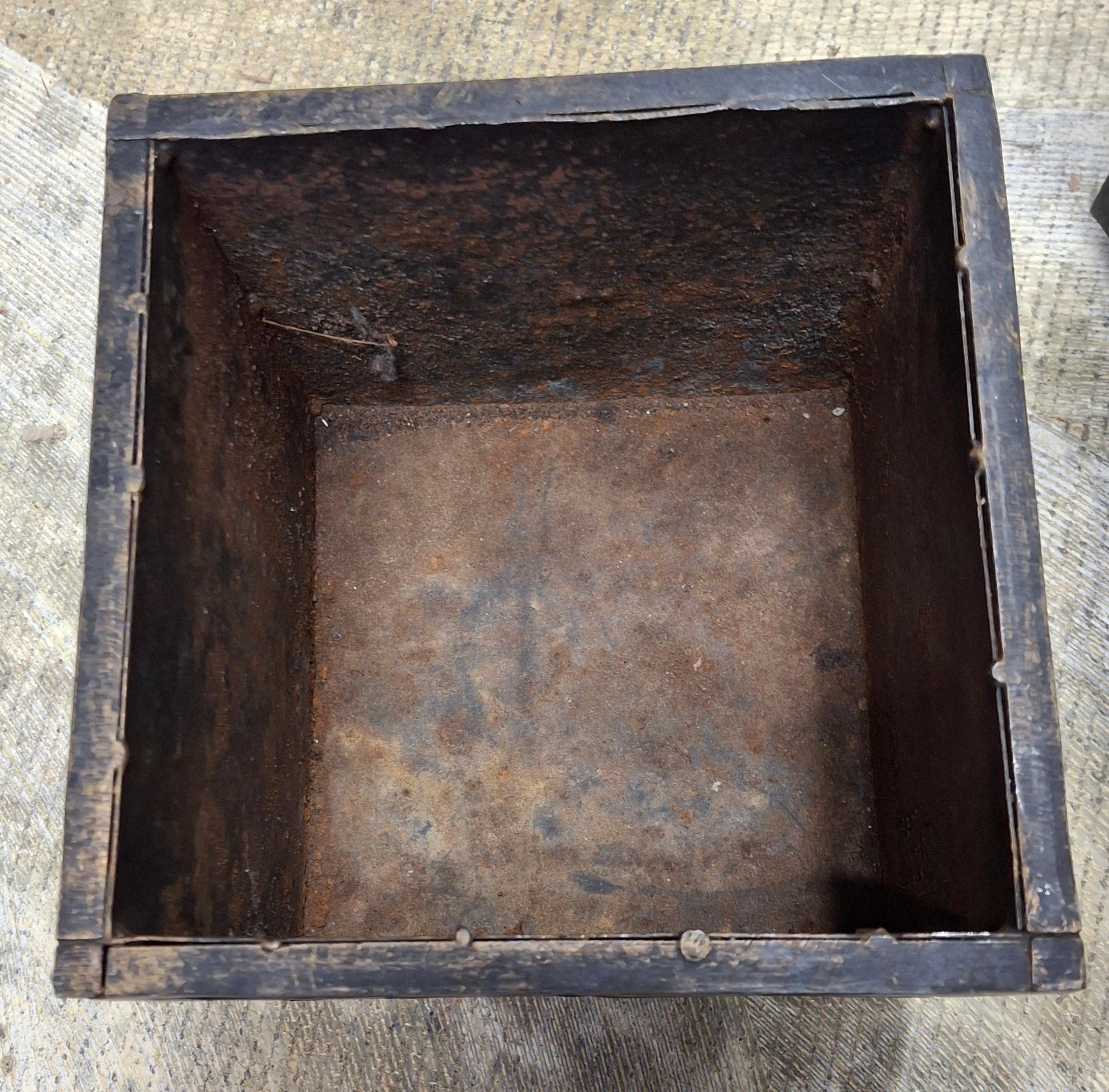 Pair of Early 20th Century Square Cast Iron Planters Jardinieres In Good Condition For Sale In Germantown, MD