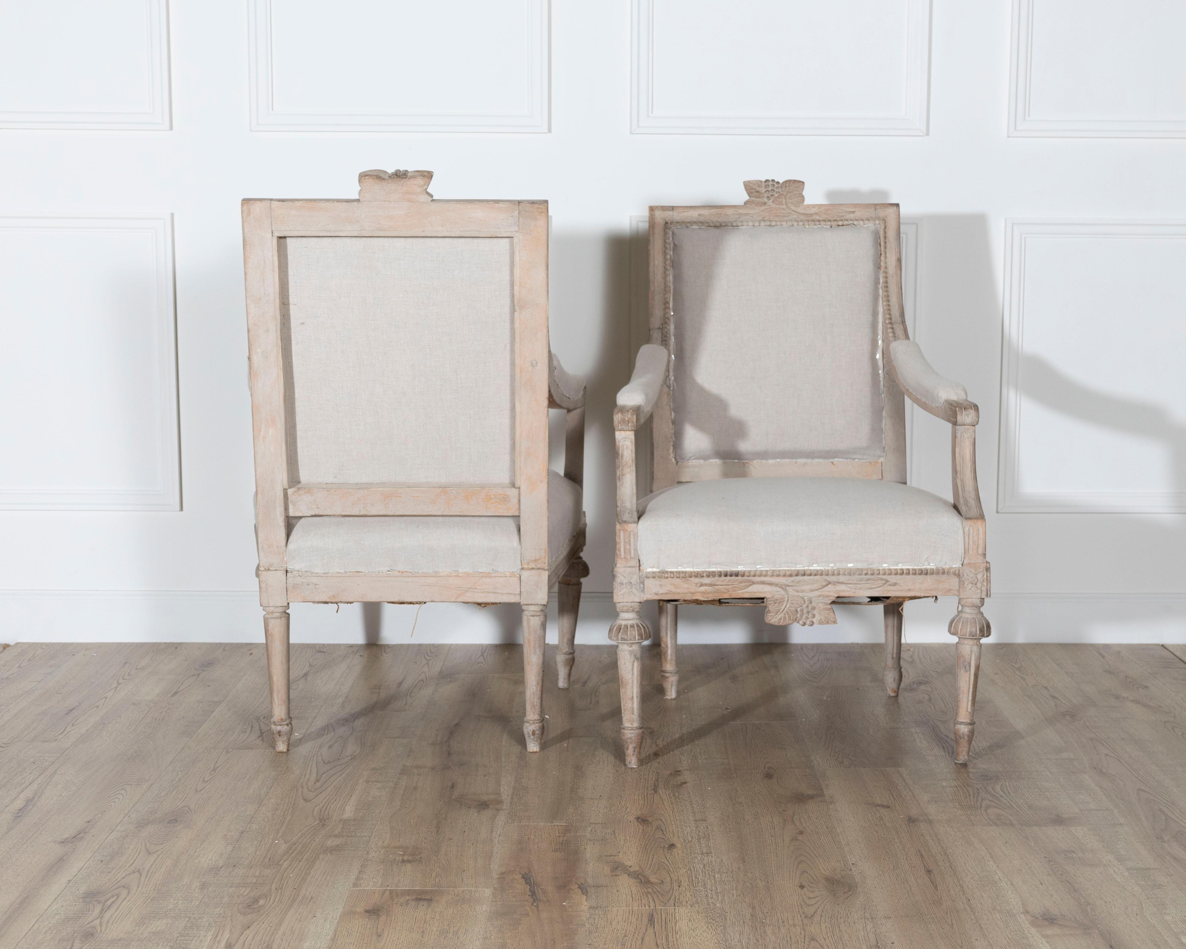 Upholstery Pair of Early 20th Century Swedish Gustavian Style Carved Armchairs For Sale