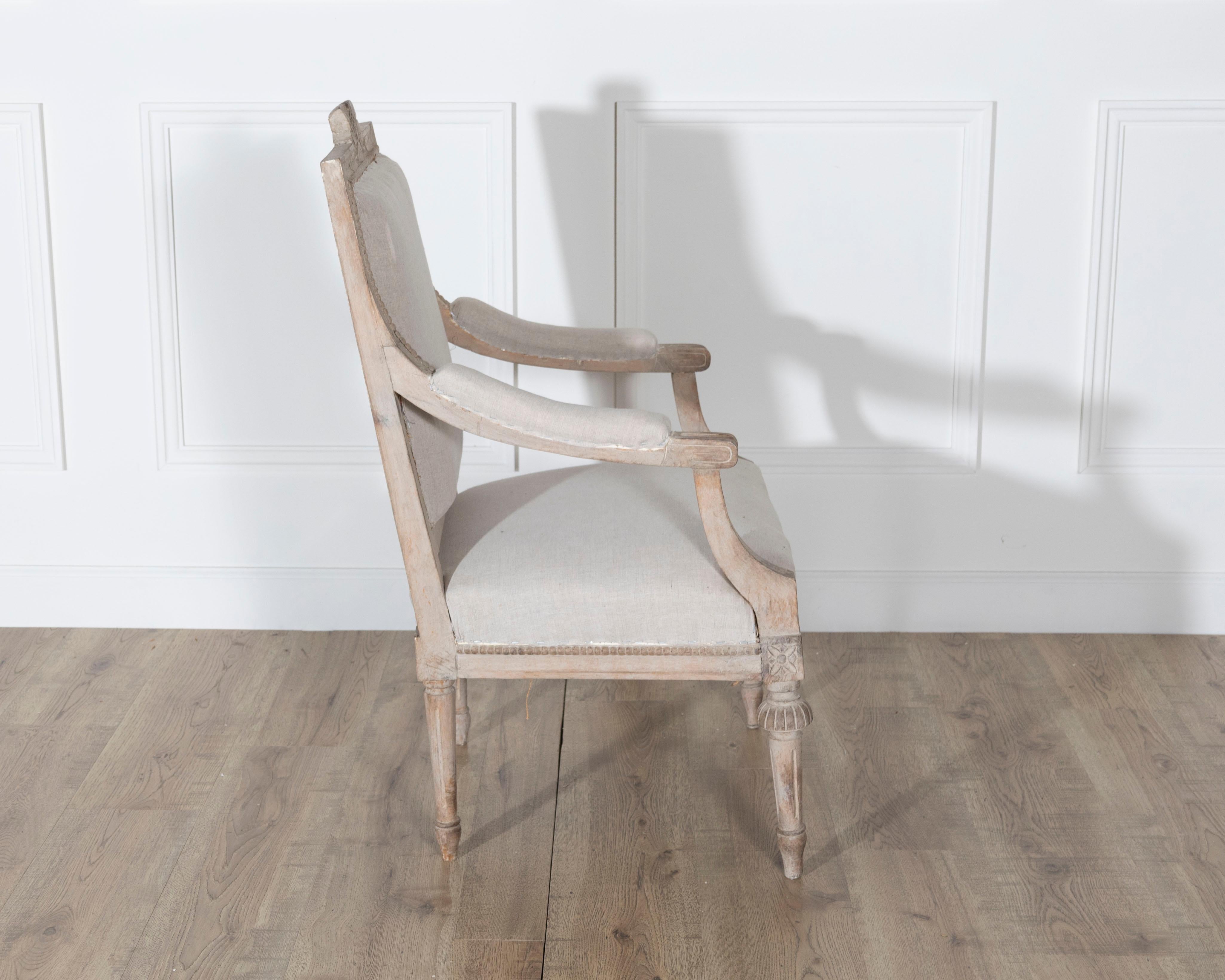 Pair of Early 20th Century Swedish Gustavian Style Carved Armchairs For Sale 3