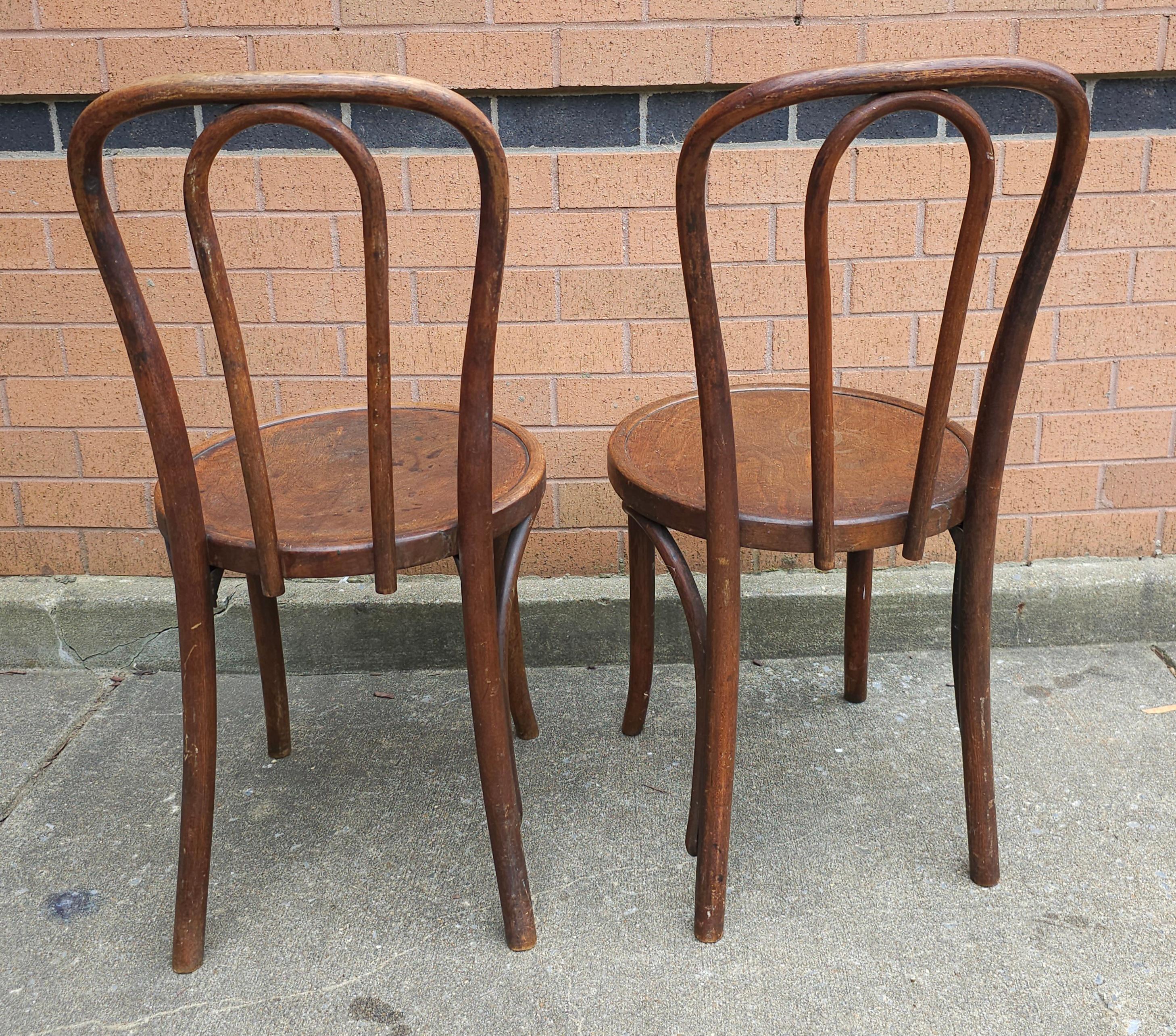 Paire de chaises de bistrot en bois breton du début du 20e siècle, style Thonet Bon état - En vente à Germantown, MD