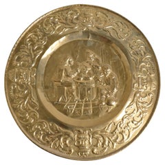 Paar Wandteller aus Messing im Tudor-Stil aus dem frühen 20. Jahrhundert, 2 Stück