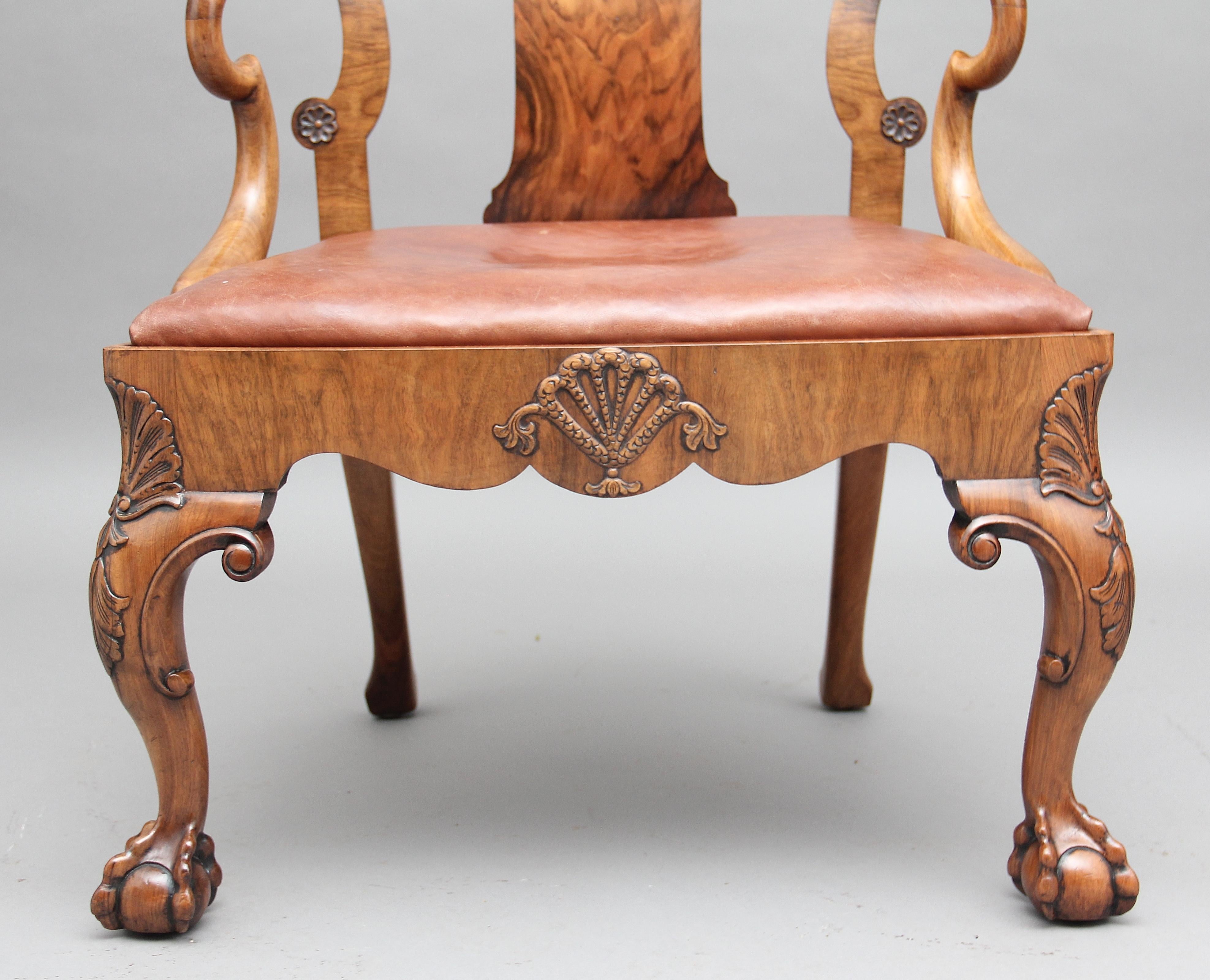 Pair of Early 20th Century Walnut Open Armchairs 9