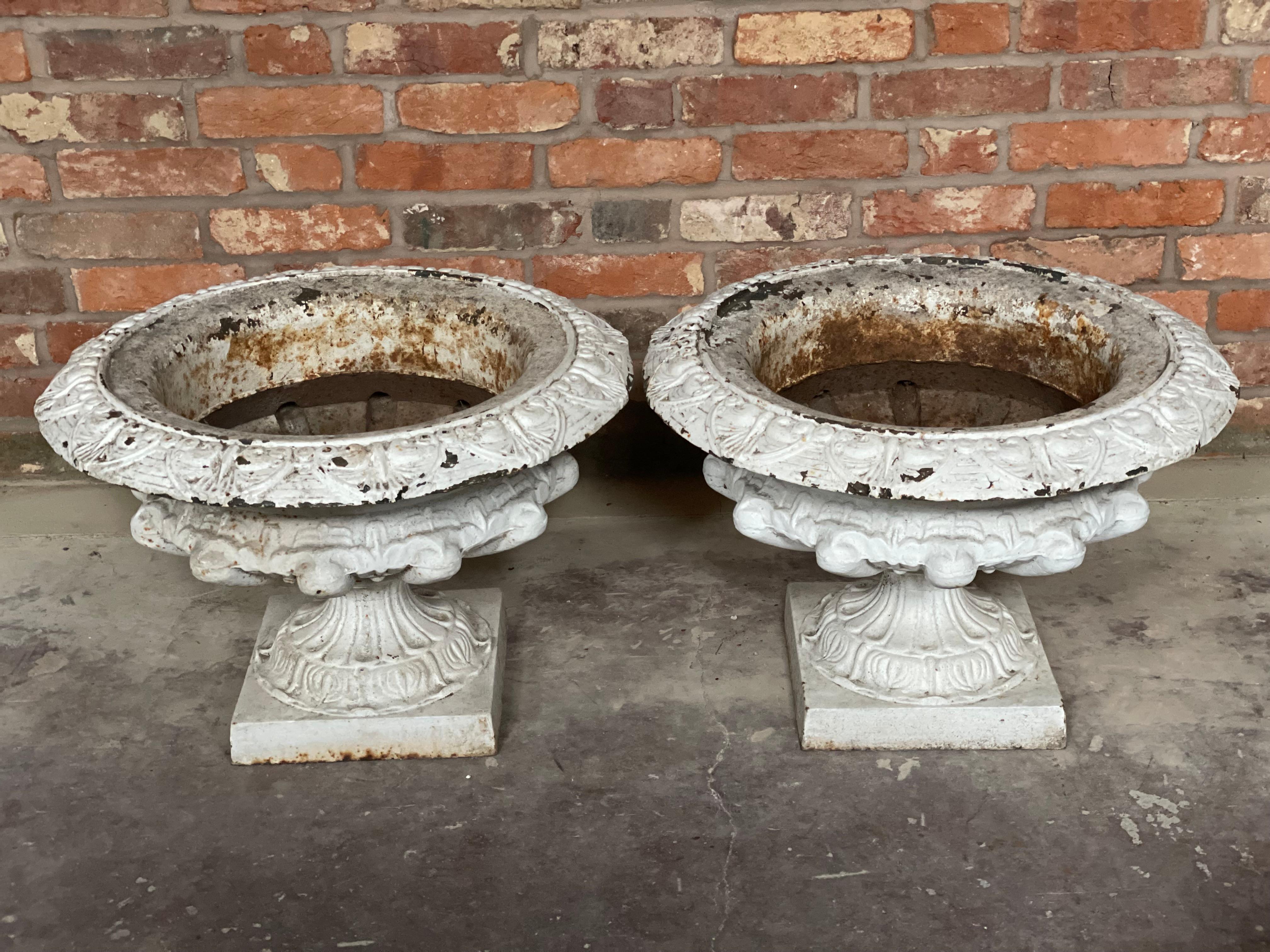 European Pair of Early 20th Century White Cast Iron Urns For Sale