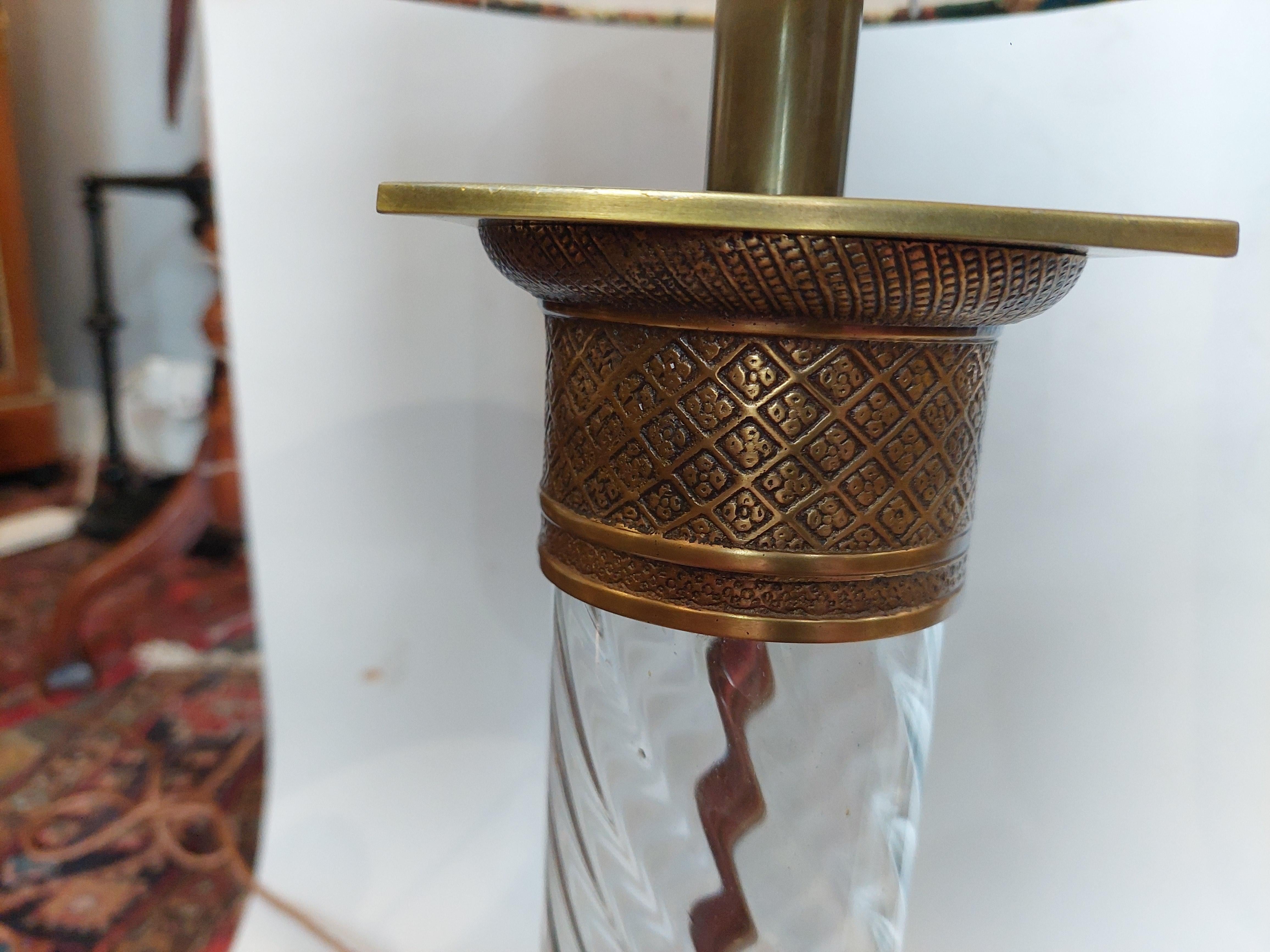 Pareja de lámparas de sobremesa de latón y cristal de principios del siglo XX en venta 2