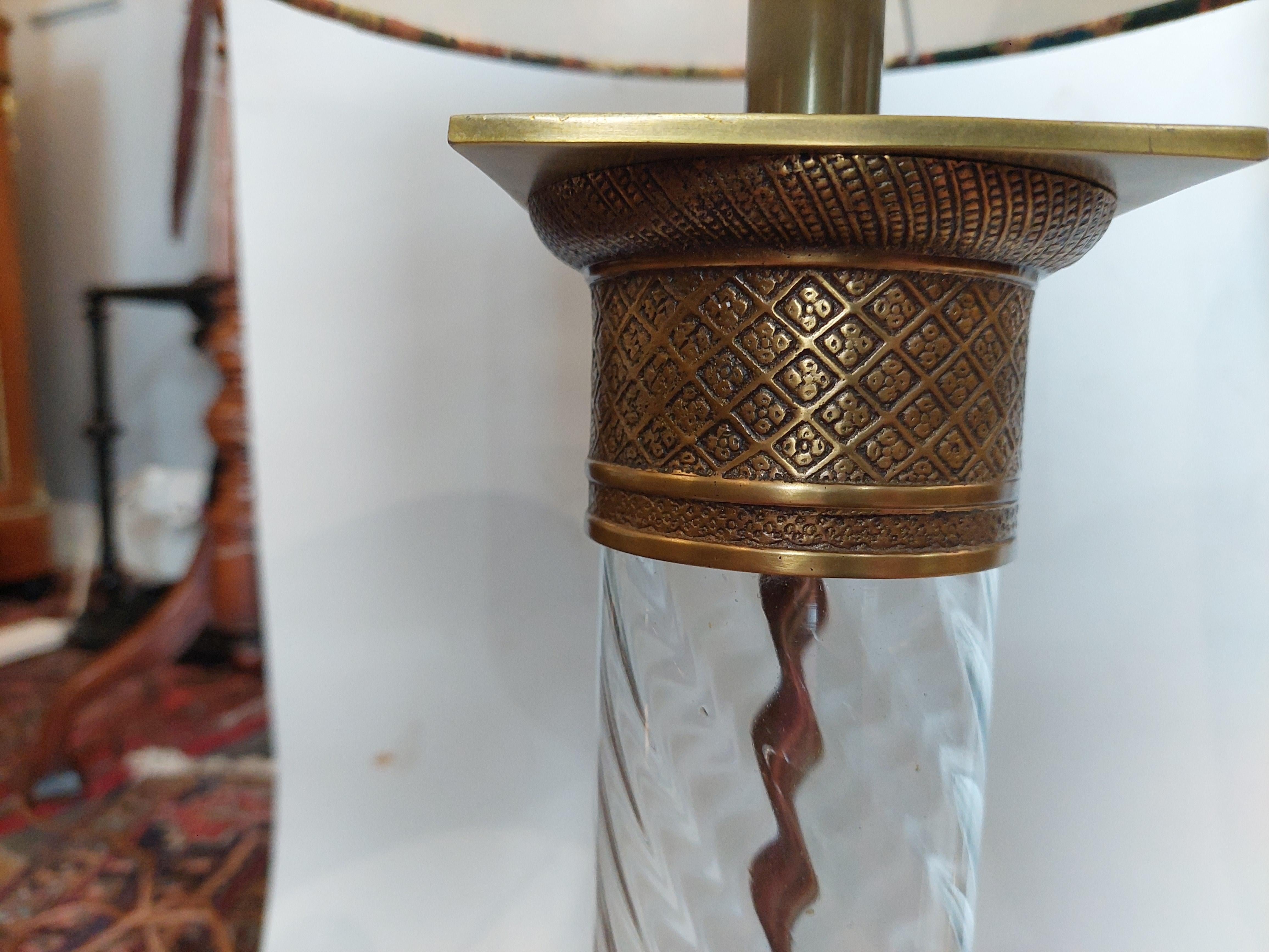 Pareja de lámparas de sobremesa de latón y cristal de principios del siglo XX en venta 3