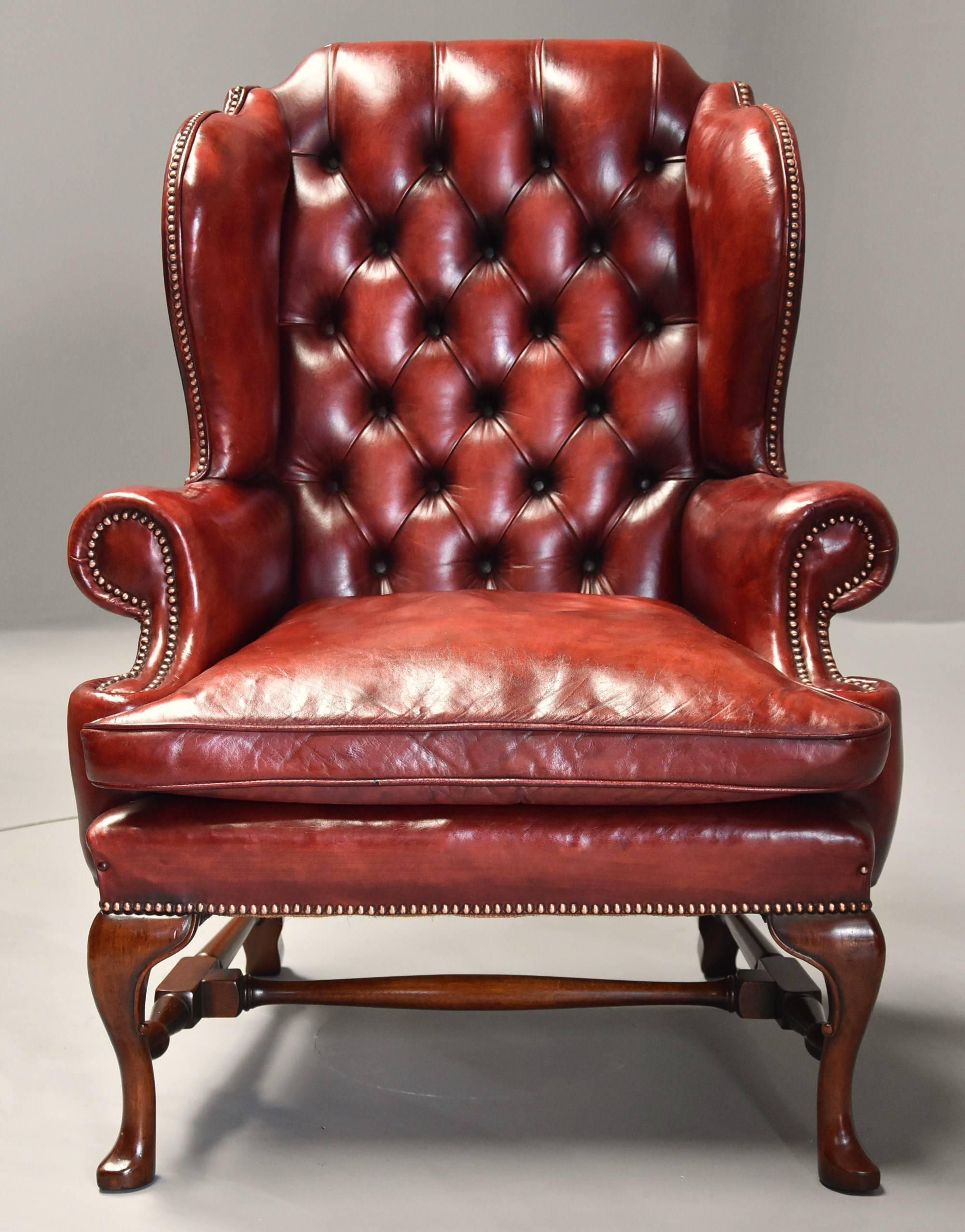 Pair of Early 20th Century Georgian Style Red Leather Wing Armchairs In Good Condition In Suffolk, GB