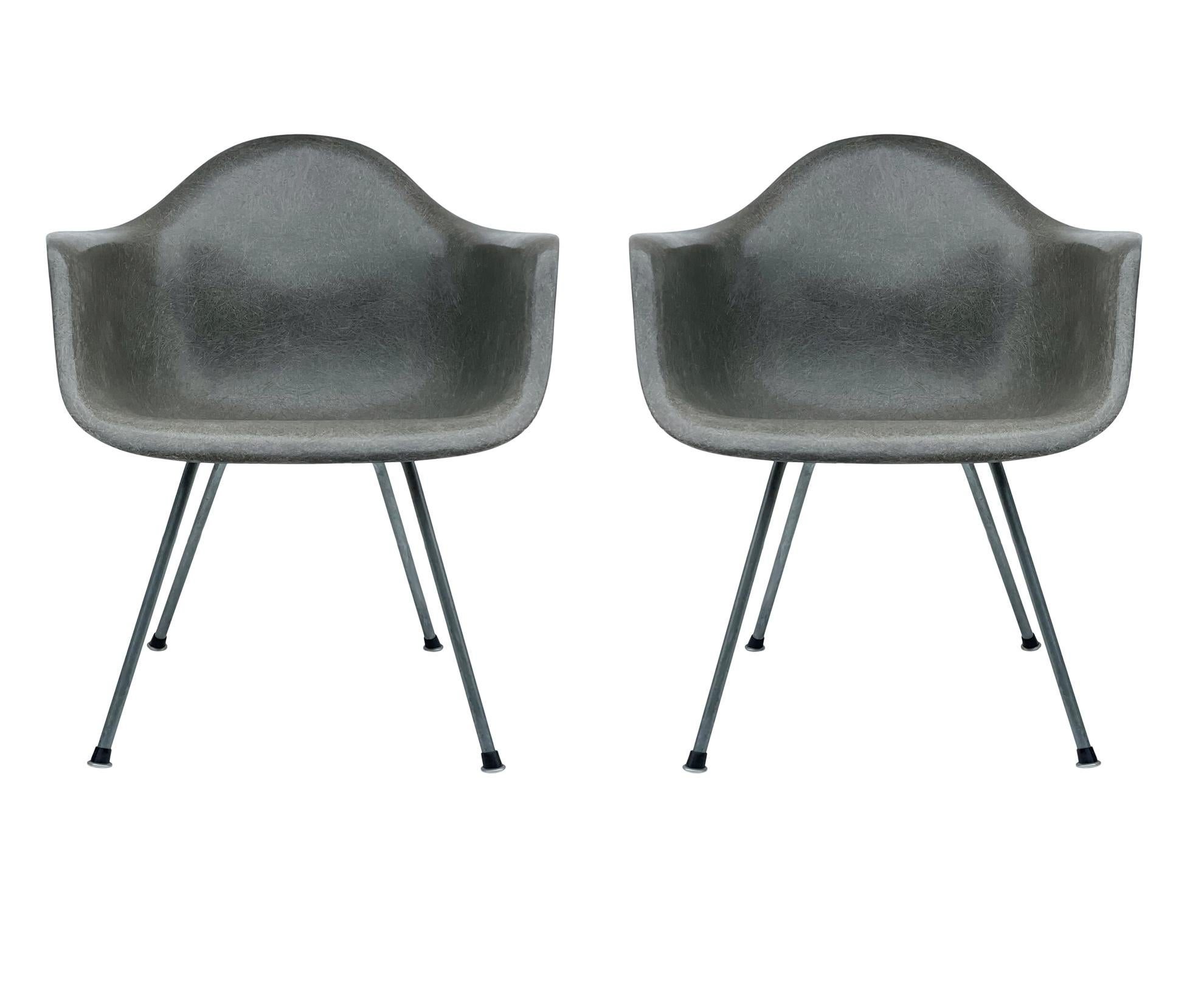 Mid-20th Century Pair of Early 2nd Generation Eames Fiberglass LAX Lounge Chairs in Elephant Gray For Sale