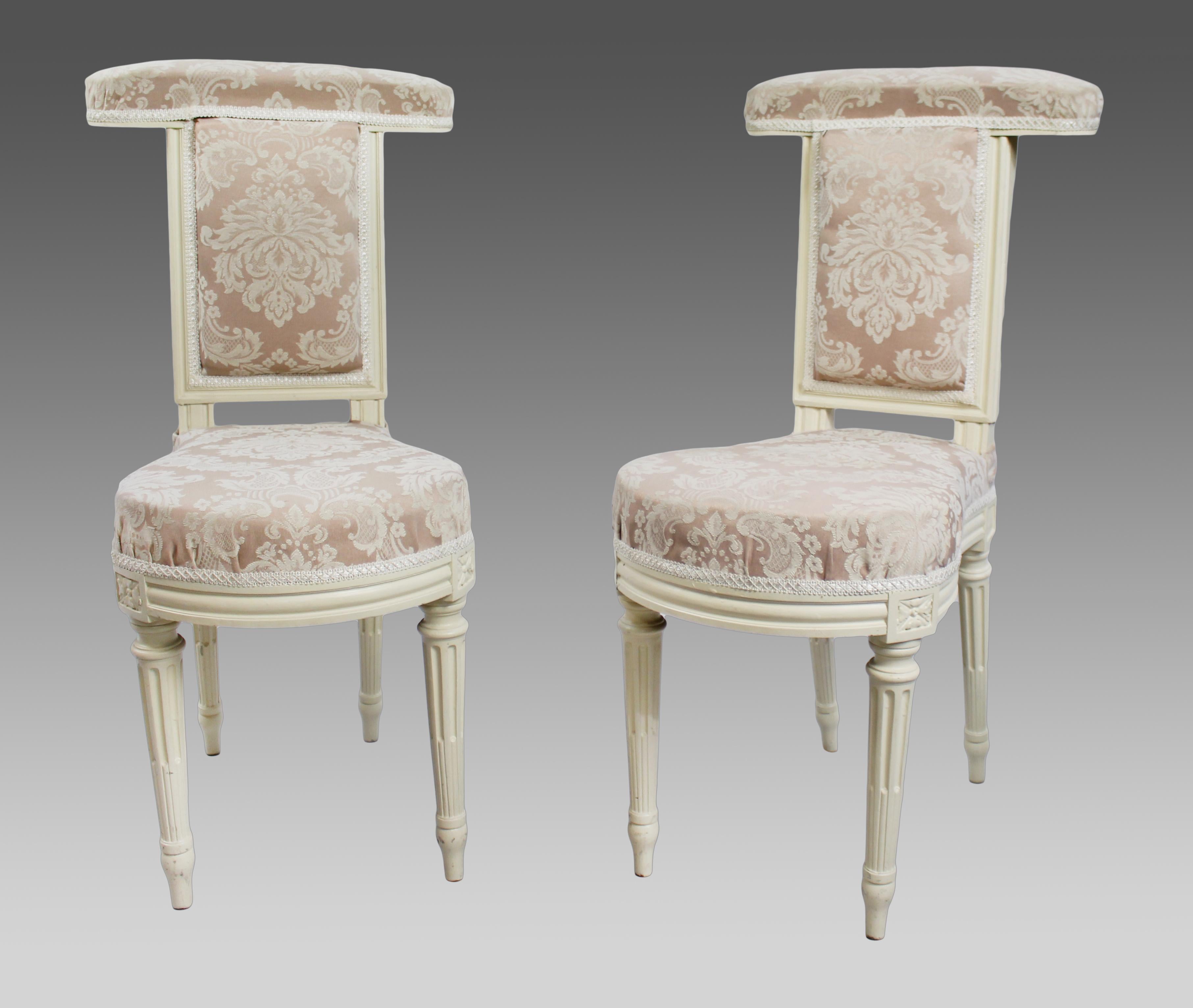 Pair of early antique French painted Voyeuse chairs


Measures: Width 44 cm 17 1/4 in
Depth 56 cm 22 in
Height 88 cm 34 1/2 in


Period Early 19th century, French

Composition Carved wood, later white painted finish

Condition Structure
