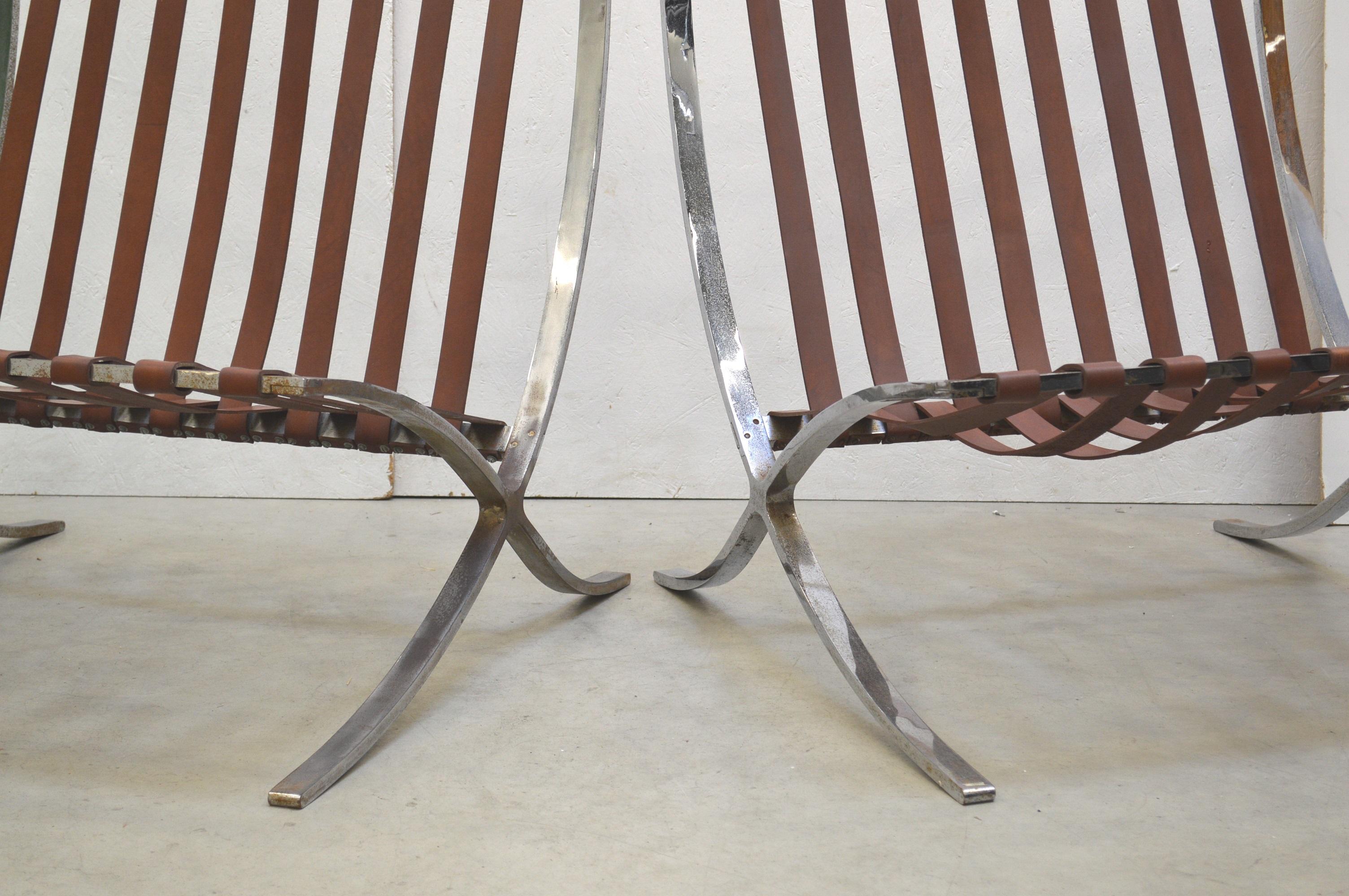Paar frühe Barcelona-Stühle von Mies Van Der Rohe von Stiegler, 1950er Jahre (Mitte des 20. Jahrhunderts) im Angebot