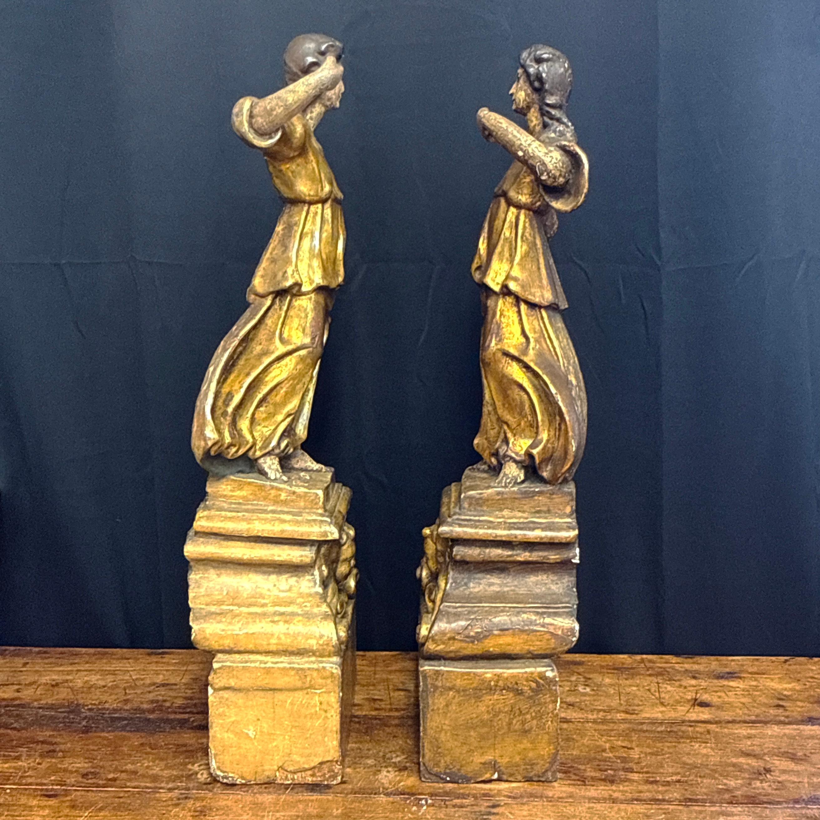 Coppia di figure di cornucopia in legno dorato del primo barocco italiano settentrionale in vendita 8