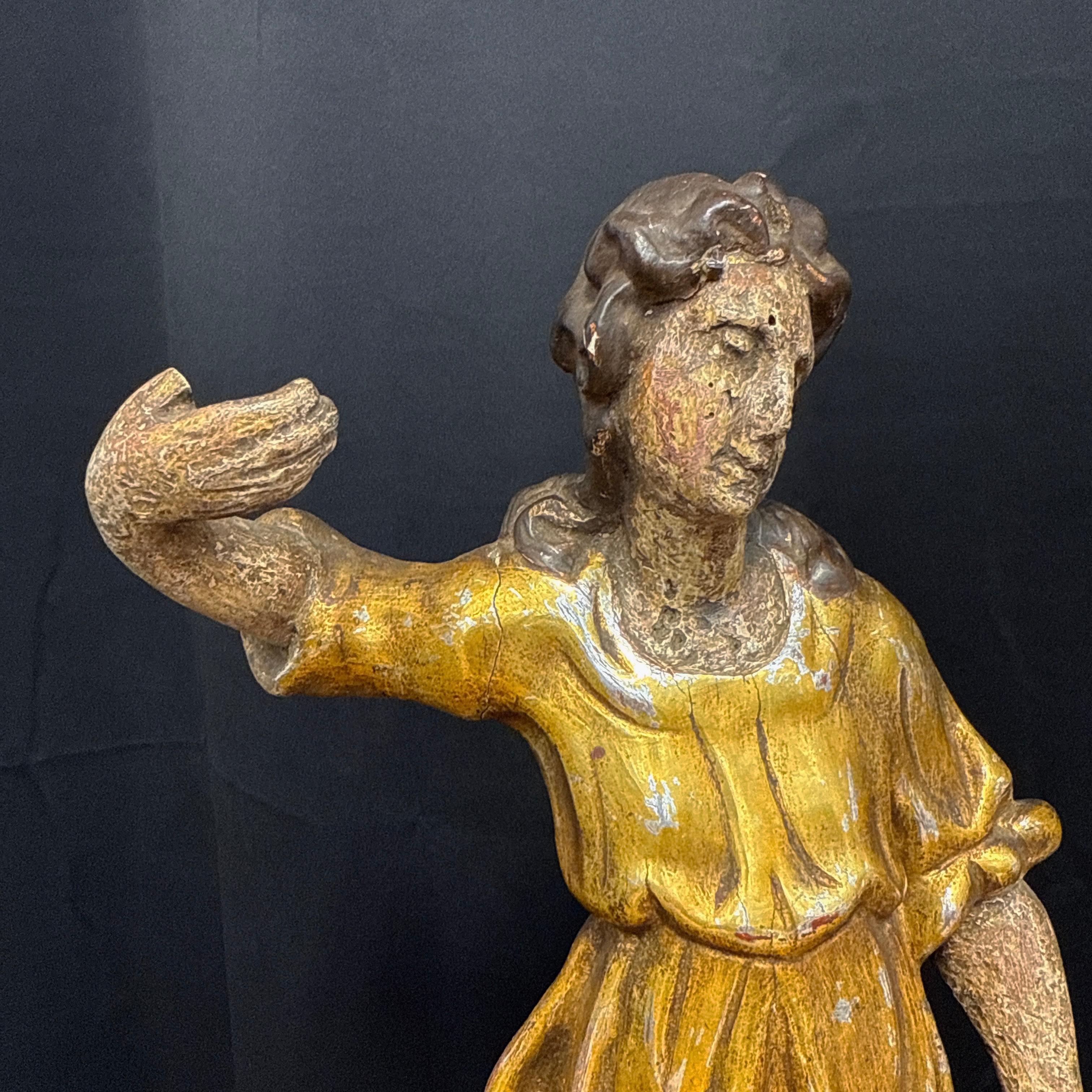 Italiano Coppia di figure di cornucopia in legno dorato del primo barocco italiano settentrionale in vendita
