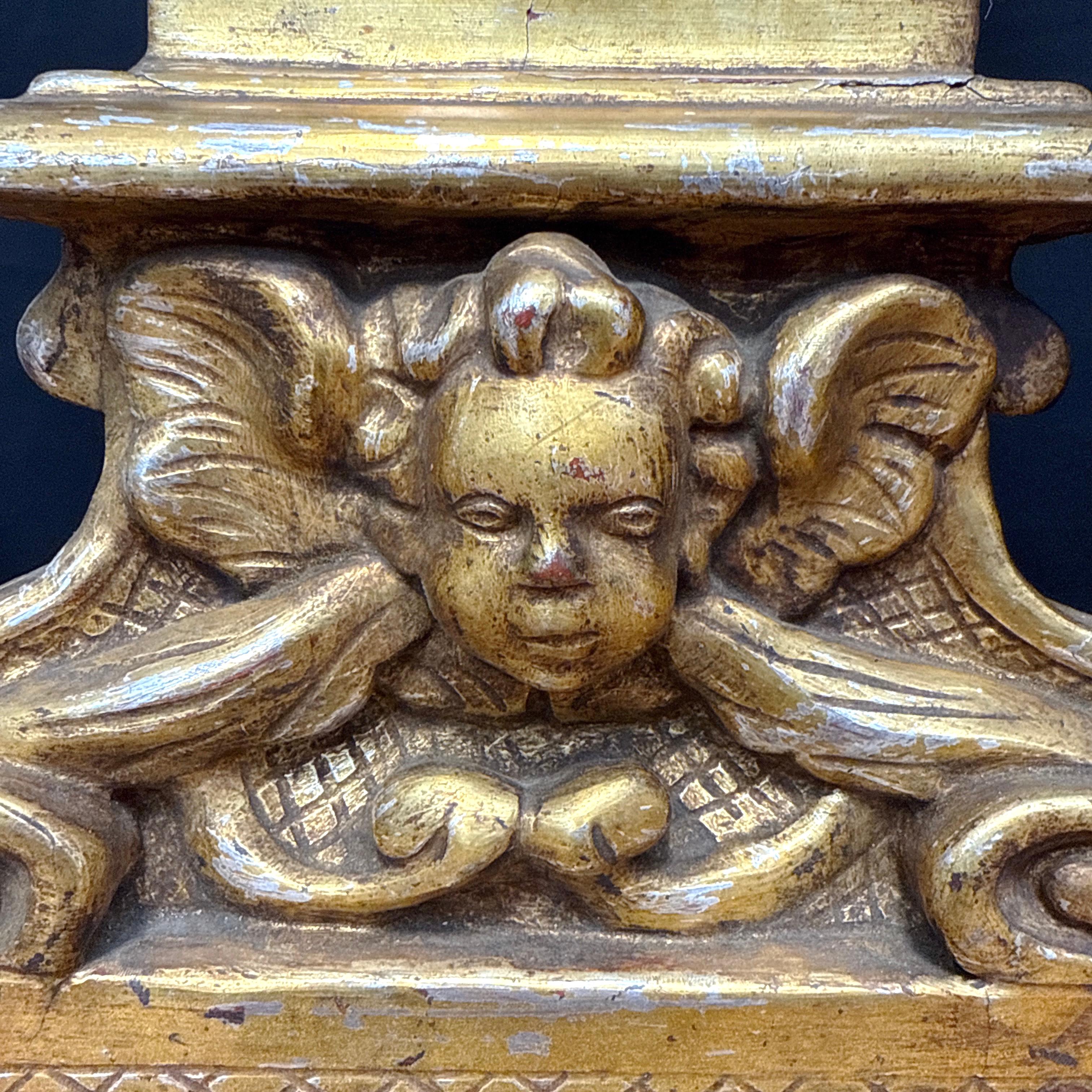 XVII secolo Coppia di figure di cornucopia in legno dorato del primo barocco italiano settentrionale in vendita