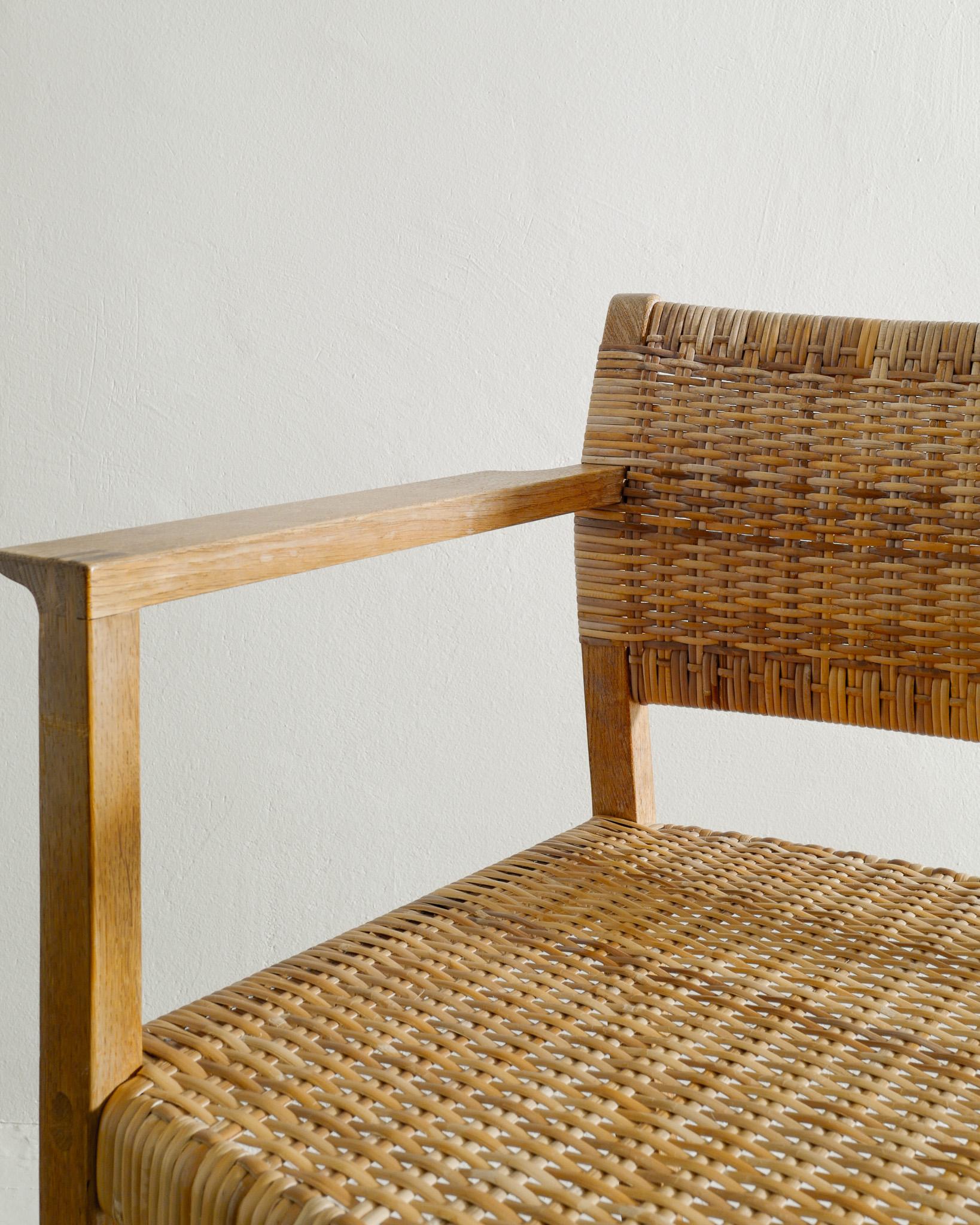 Pair of Early Børge Mogensen BM-62 Armchairs in Oak & Cane by Fredericia, 1960s In Good Condition For Sale In Stockholm, SE