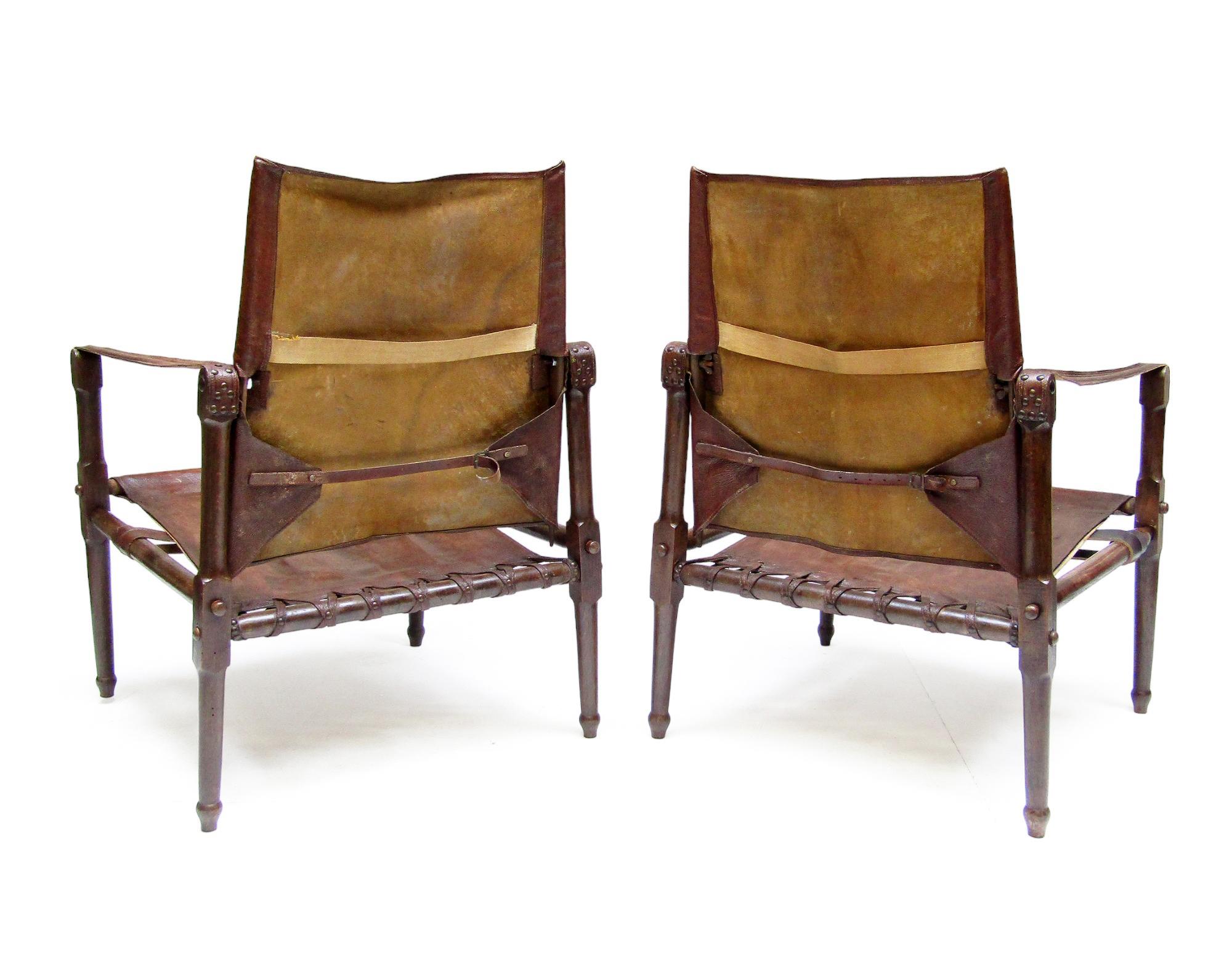 20th Century Pair Of Early British Roorkhee Safari Campaign Chairs In Leather, Circa 1920