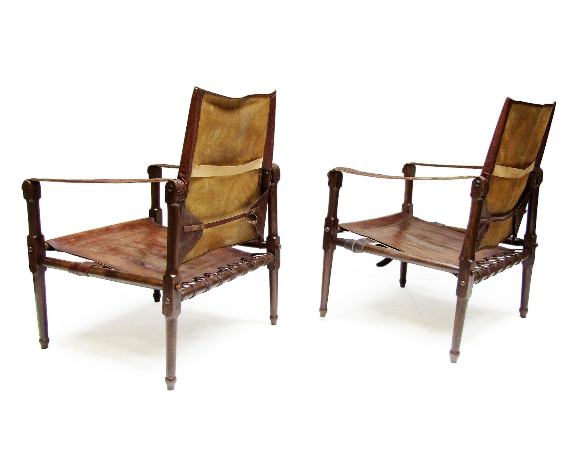 Pair Of Early British Roorkhee Safari Campaign Chairs In Leather, Circa 1920 1
