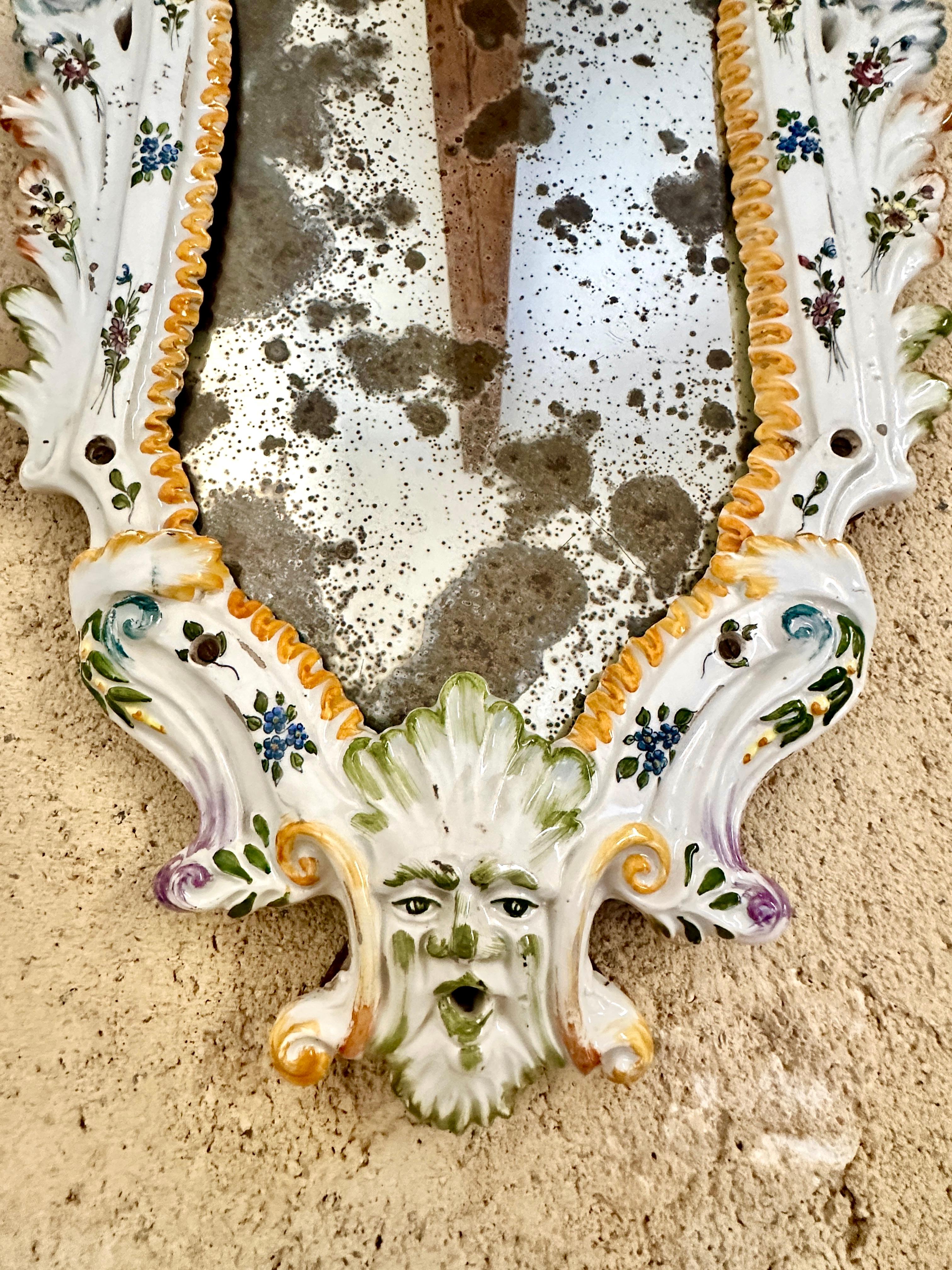Dipinto a mano Coppia di specchi in ceramica di Bassano dell'inizio del XIX secolo in vendita