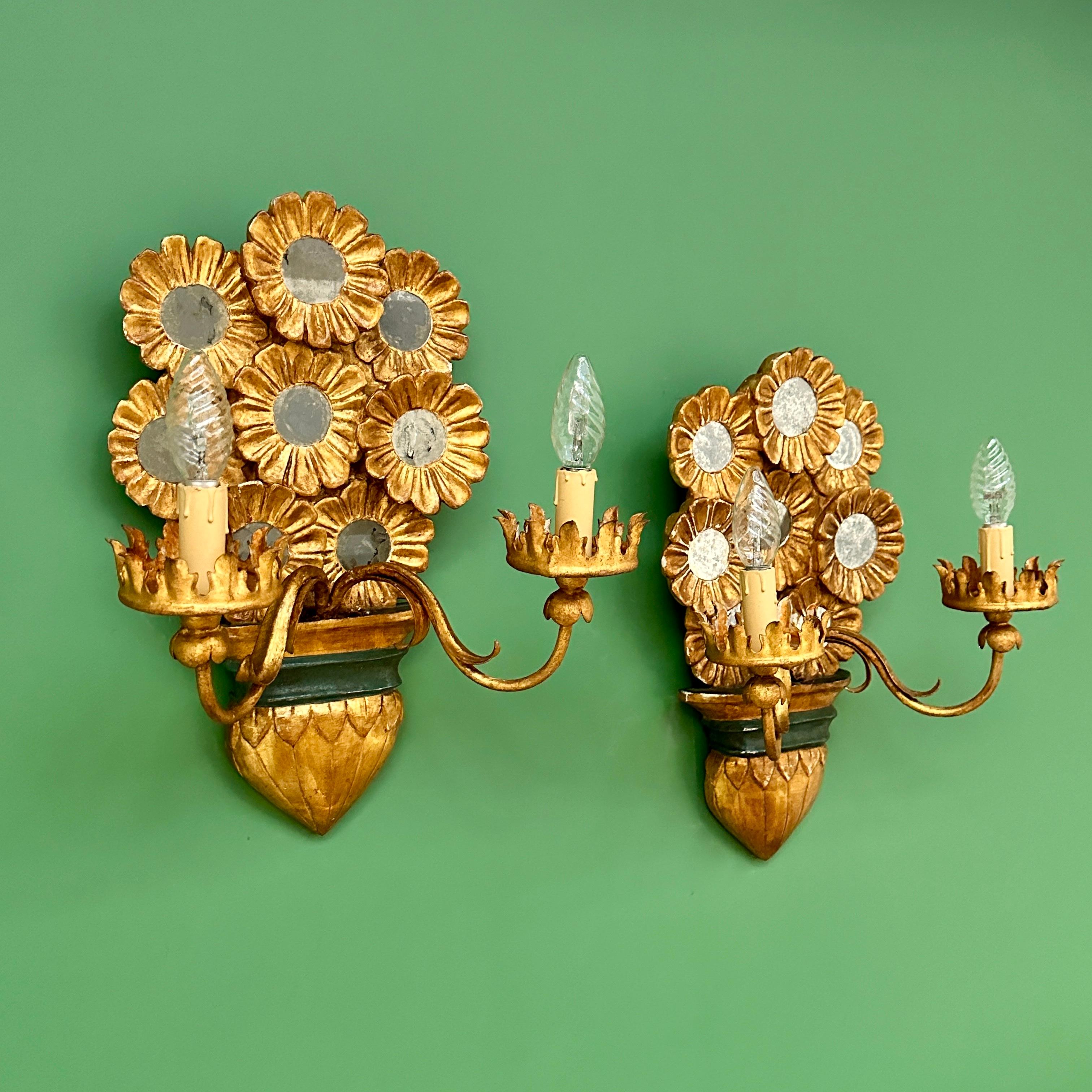 Baroque Pair Of Early C20th Italian Giltwood Wall Lights (1 of 2 pairs available) For Sale