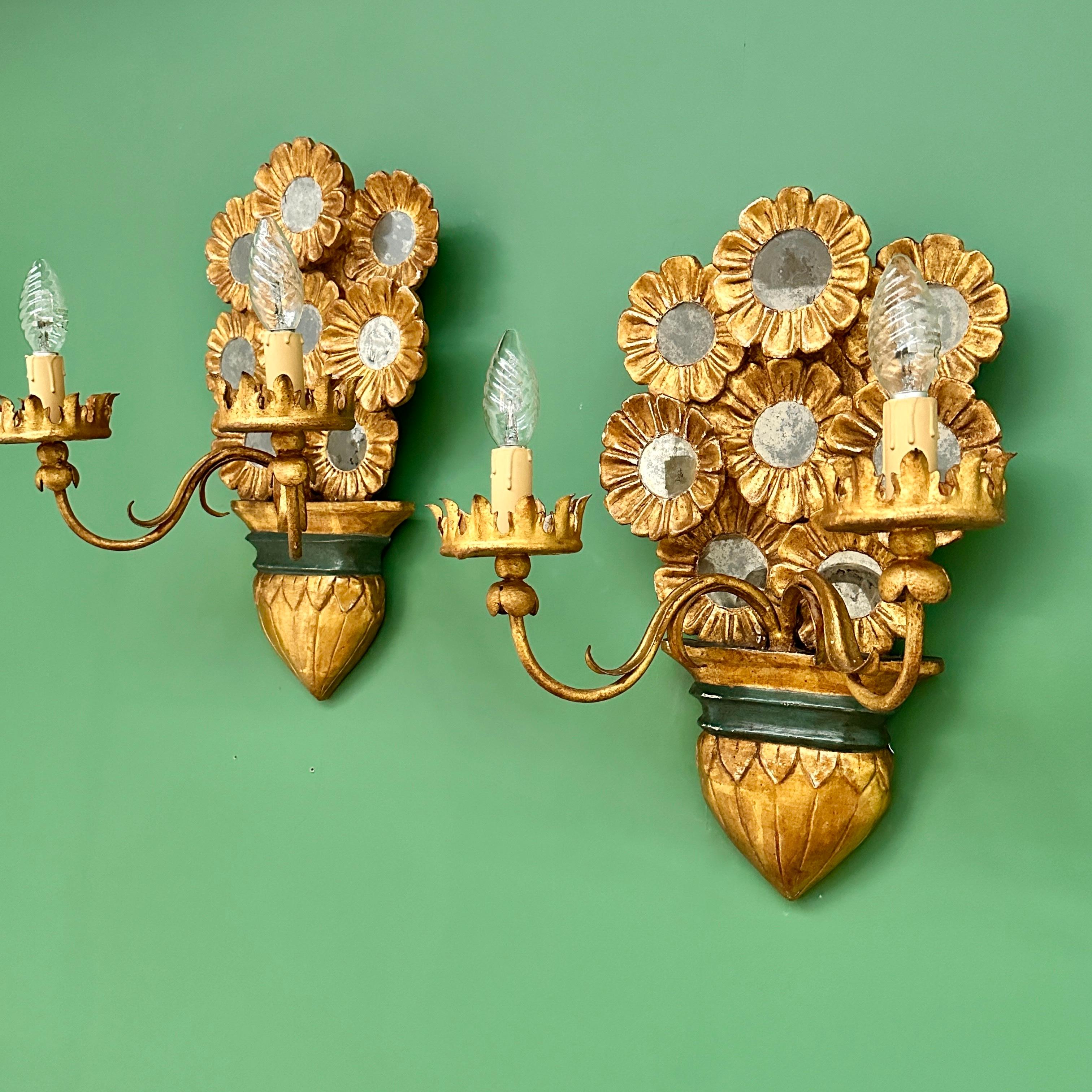 Hand-Carved Pair Of Early C20th Italian Giltwood Wall Lights (1 of 2 pairs available) For Sale