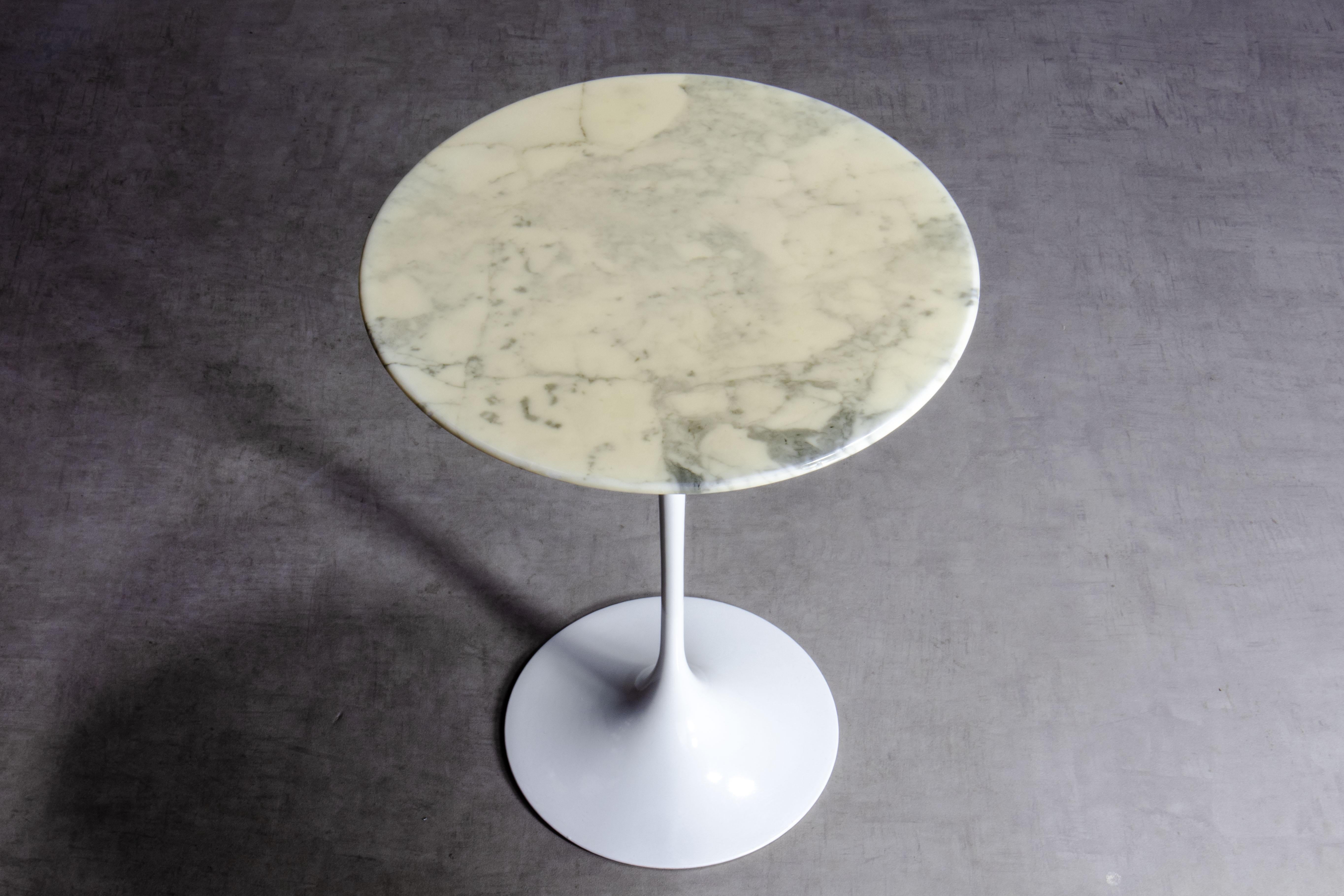 German Pair of Early Carrara Marble Saarinen Tulip Side Table for Knoll International For Sale