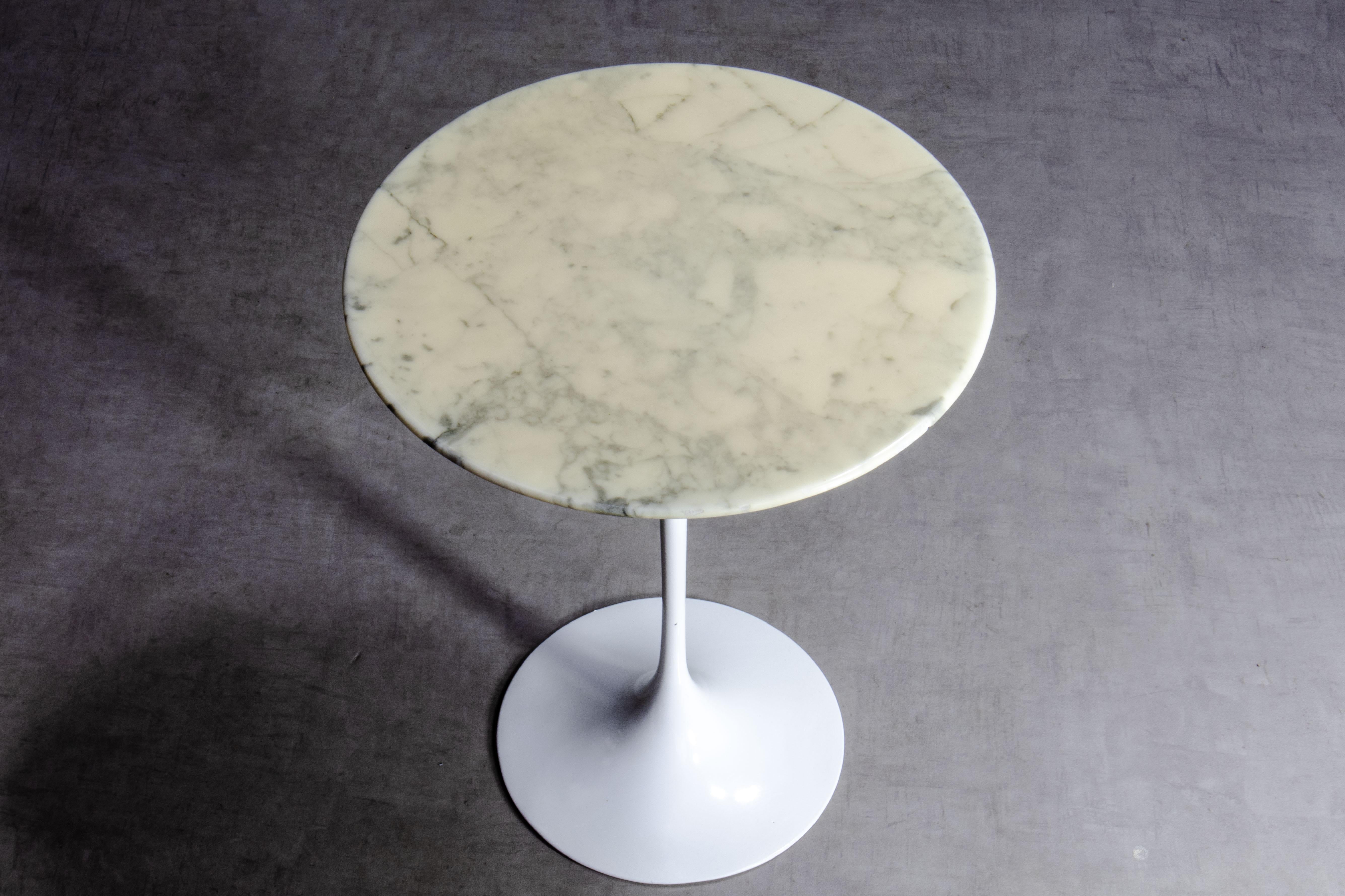 Cast Pair of Early Carrara Marble Saarinen Tulip Side Table for Knoll International For Sale