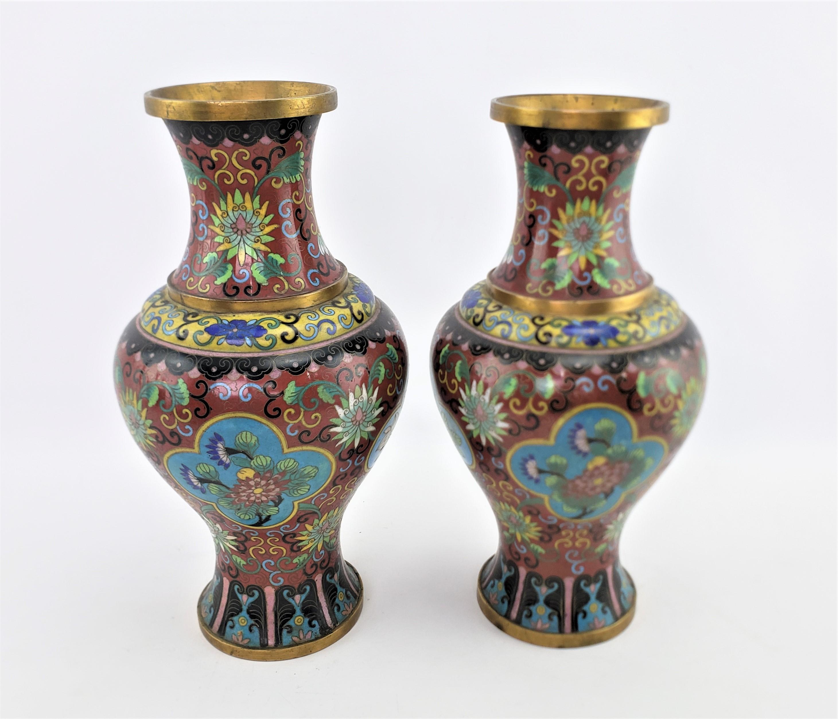 Pair of Early Chinese Republic Era Cloisonne Vases with Stylized Floral Motif In Good Condition For Sale In Hamilton, Ontario
