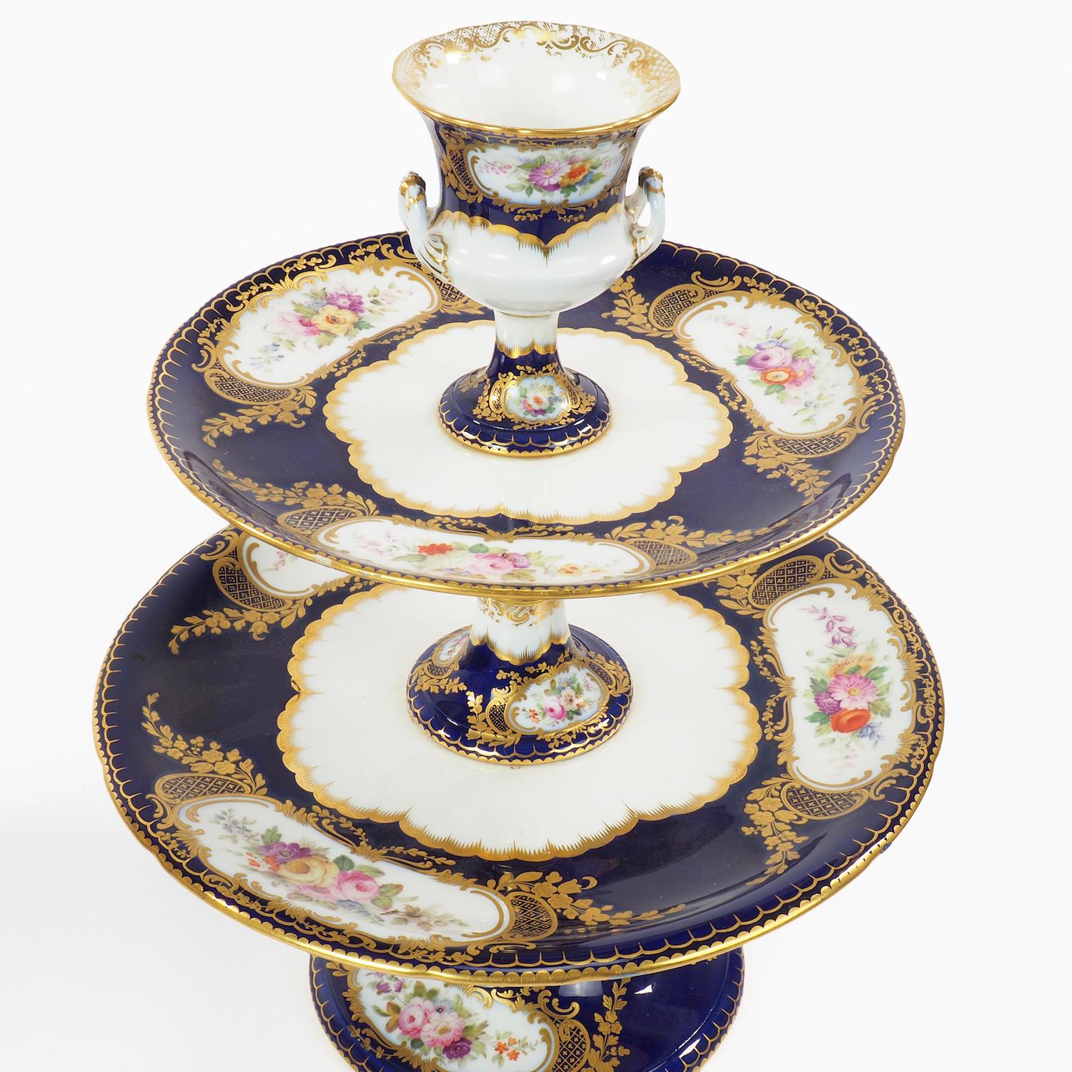 Regency Pair of Early Coalport Porcelain Pedestal Sweetmeat Cake Stands, circa 1815