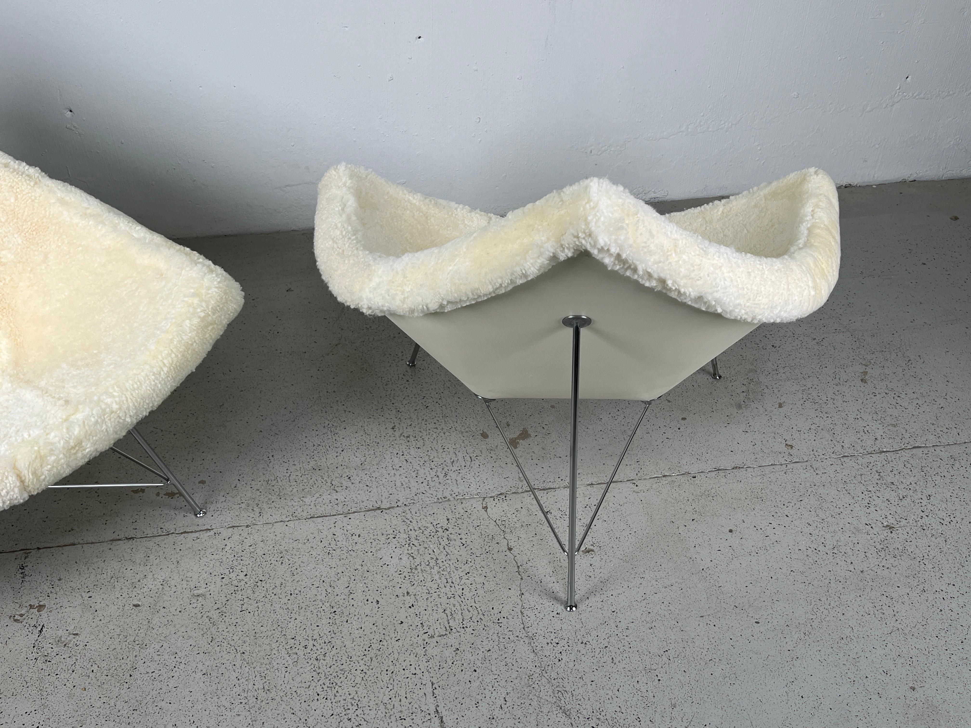 Pair of Early Coconut Chairs by George Nelson for Herman Miller in Shearling  For Sale 7